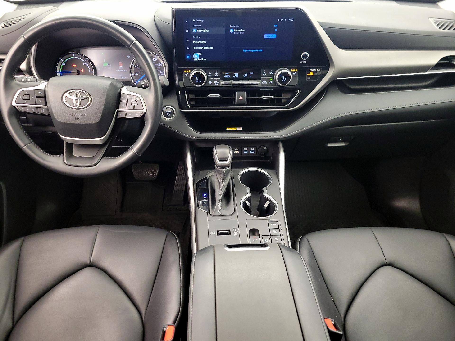 Thumbnail: 2023 Toyota Highlander - 9