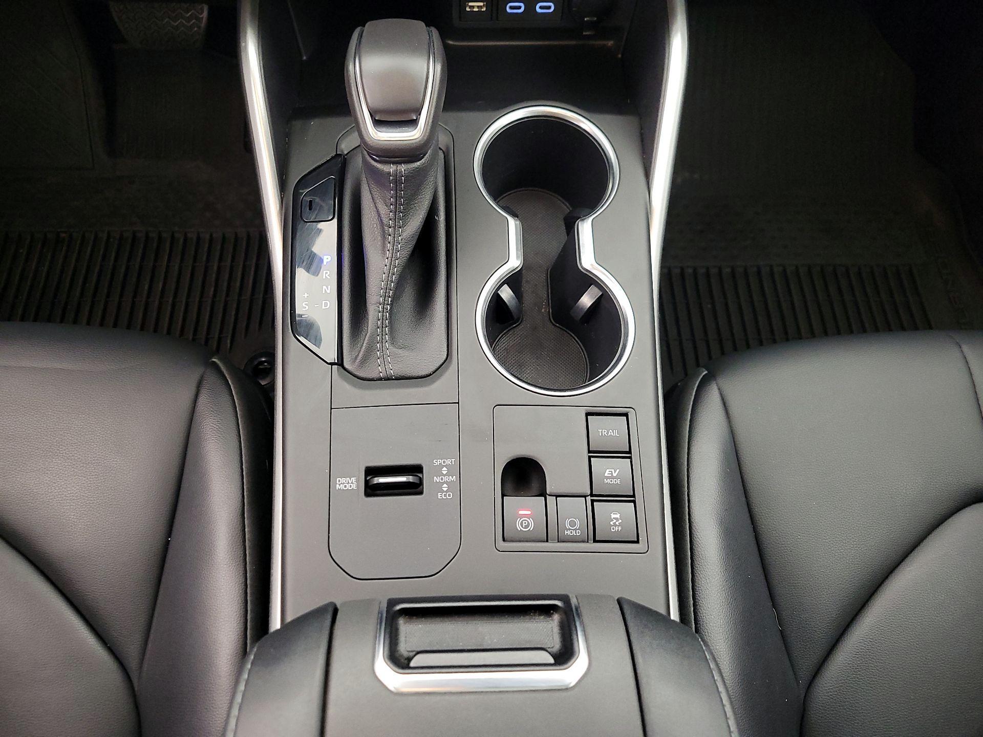 Thumbnail: 2023 Toyota Highlander - 17