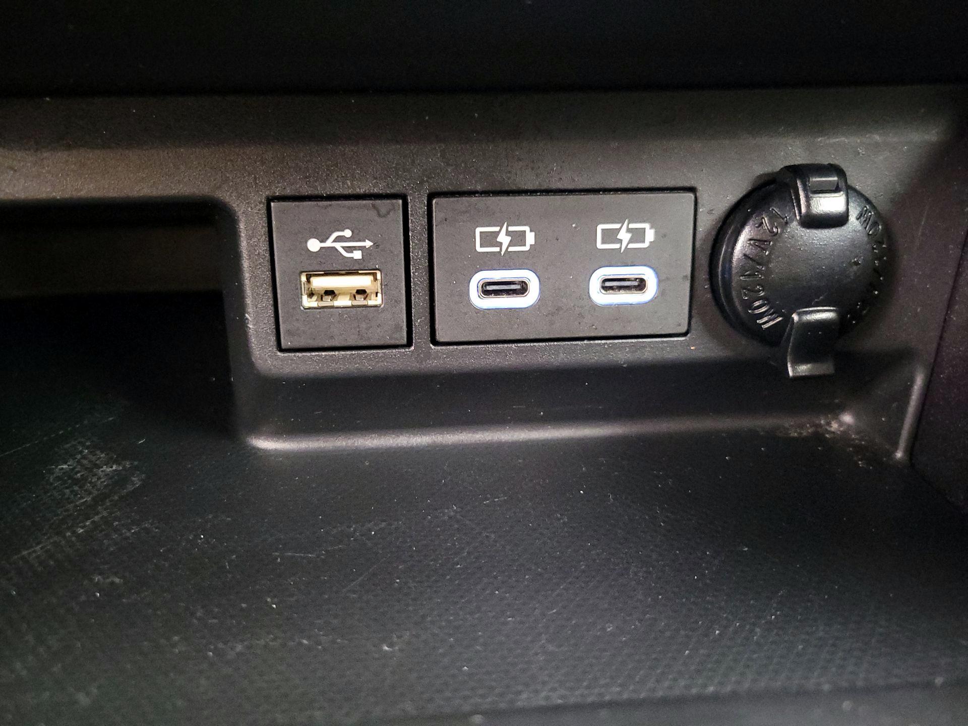 Thumbnail: 2023 Toyota Highlander - 18