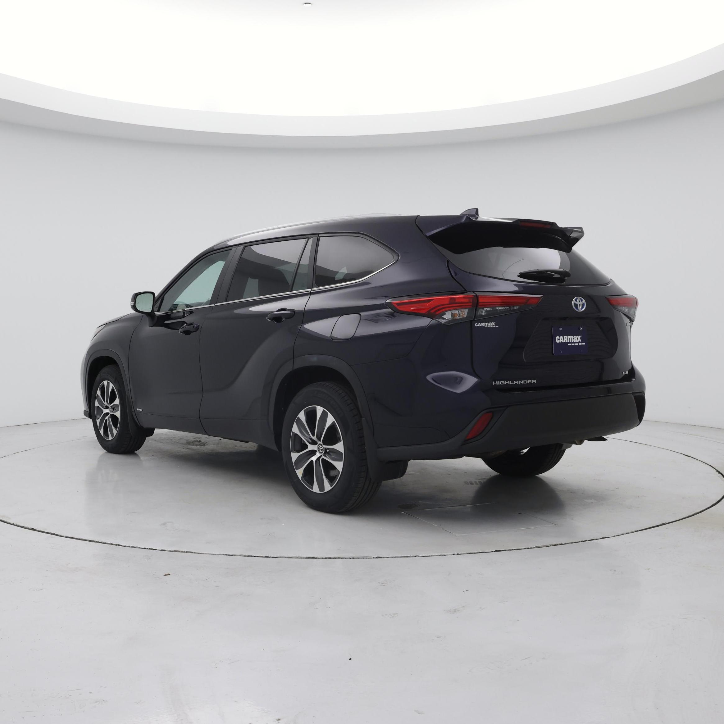 Thumbnail: 2023 Toyota Highlander - 2