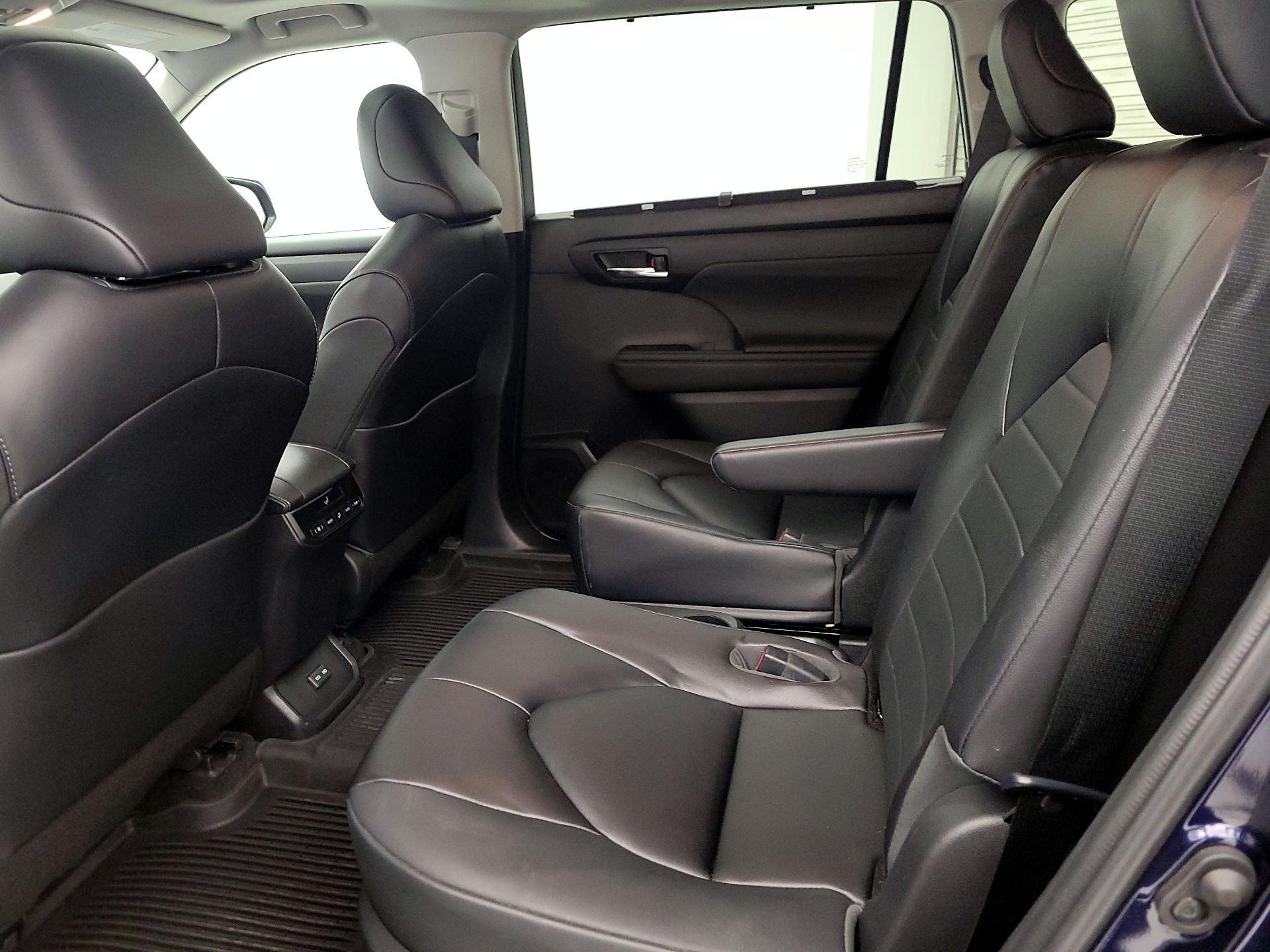 Thumbnail: 2023 Toyota Highlander - 20