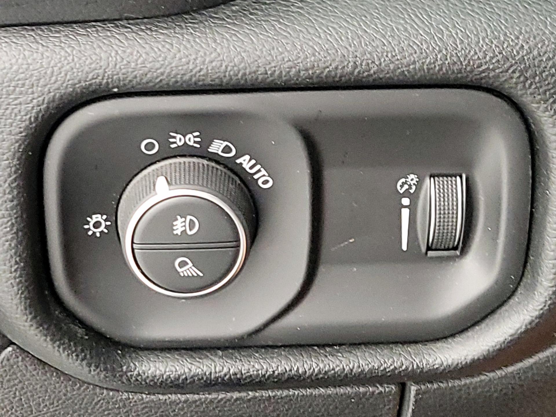 Thumbnail: 2020 RAM 1500 - 13