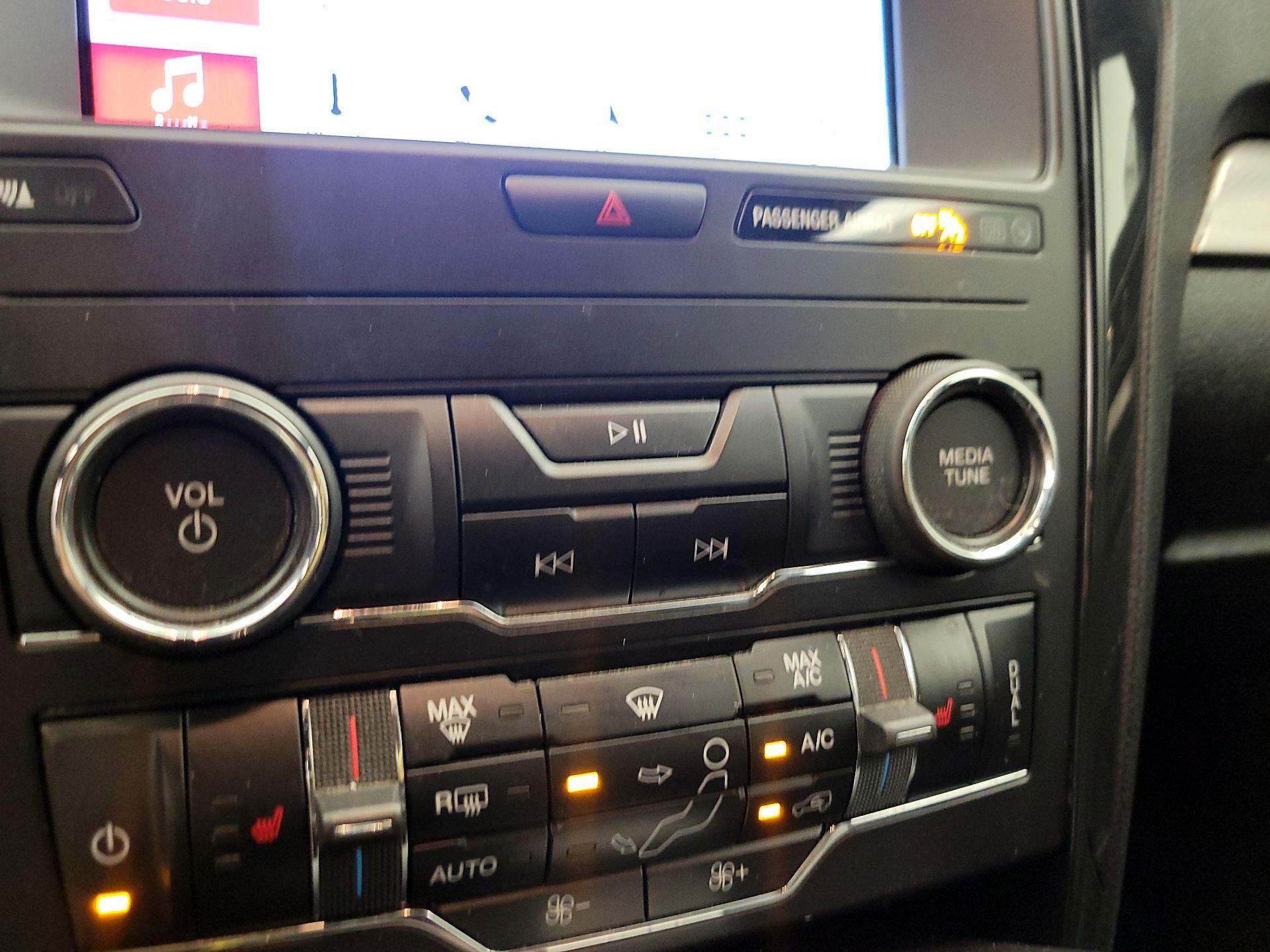 Thumbnail: 2019 Ford Explorer - 16