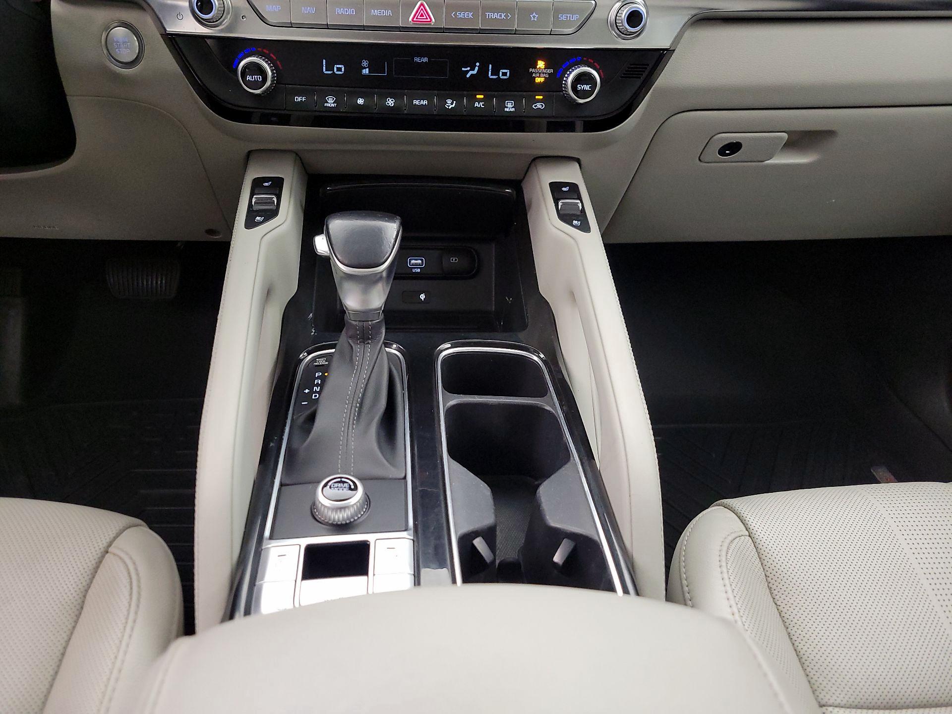 Thumbnail: 2020 Kia Telluride - 18