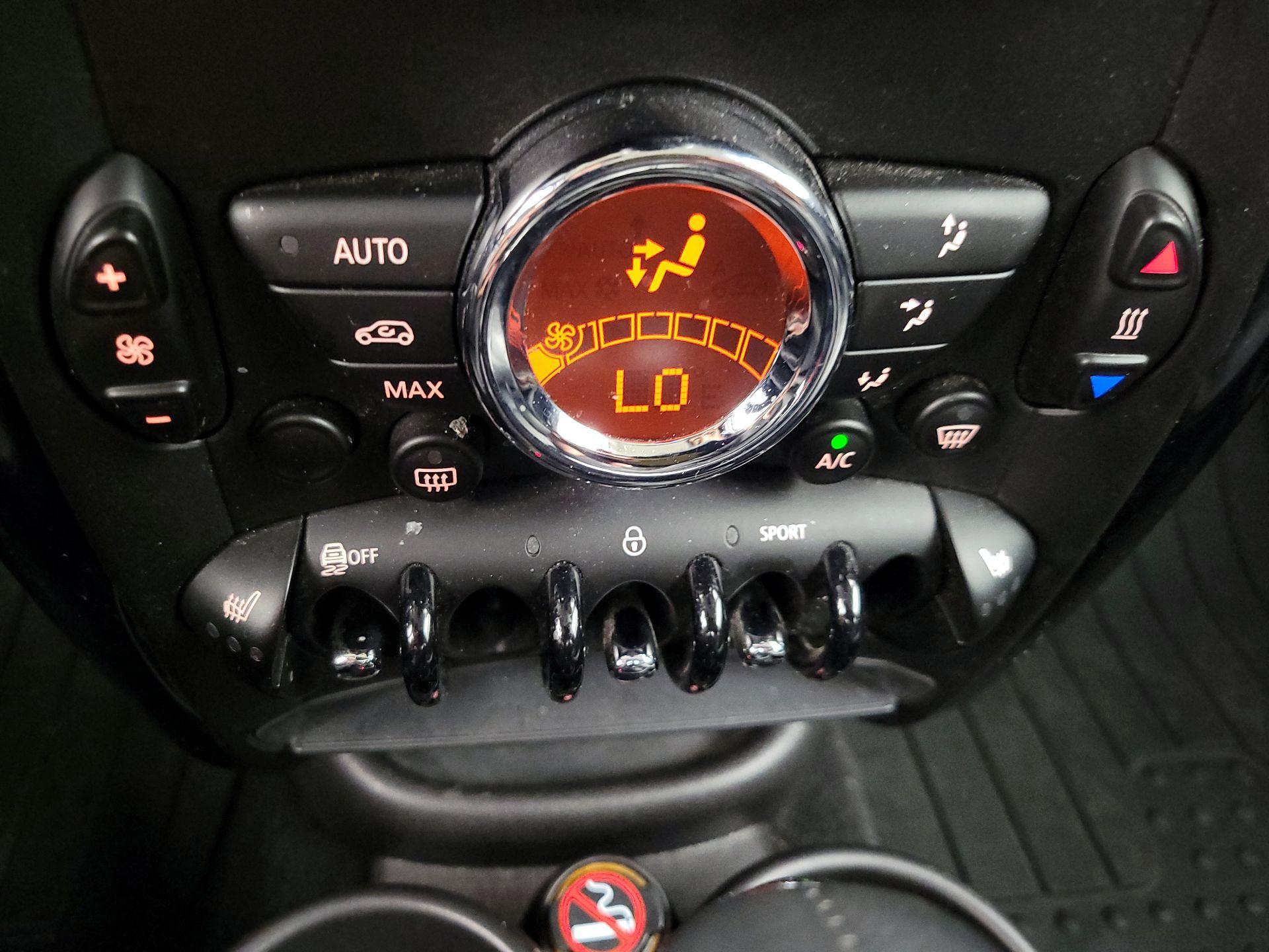 Thumbnail: 2016 MINI Cooper Countryman - 15