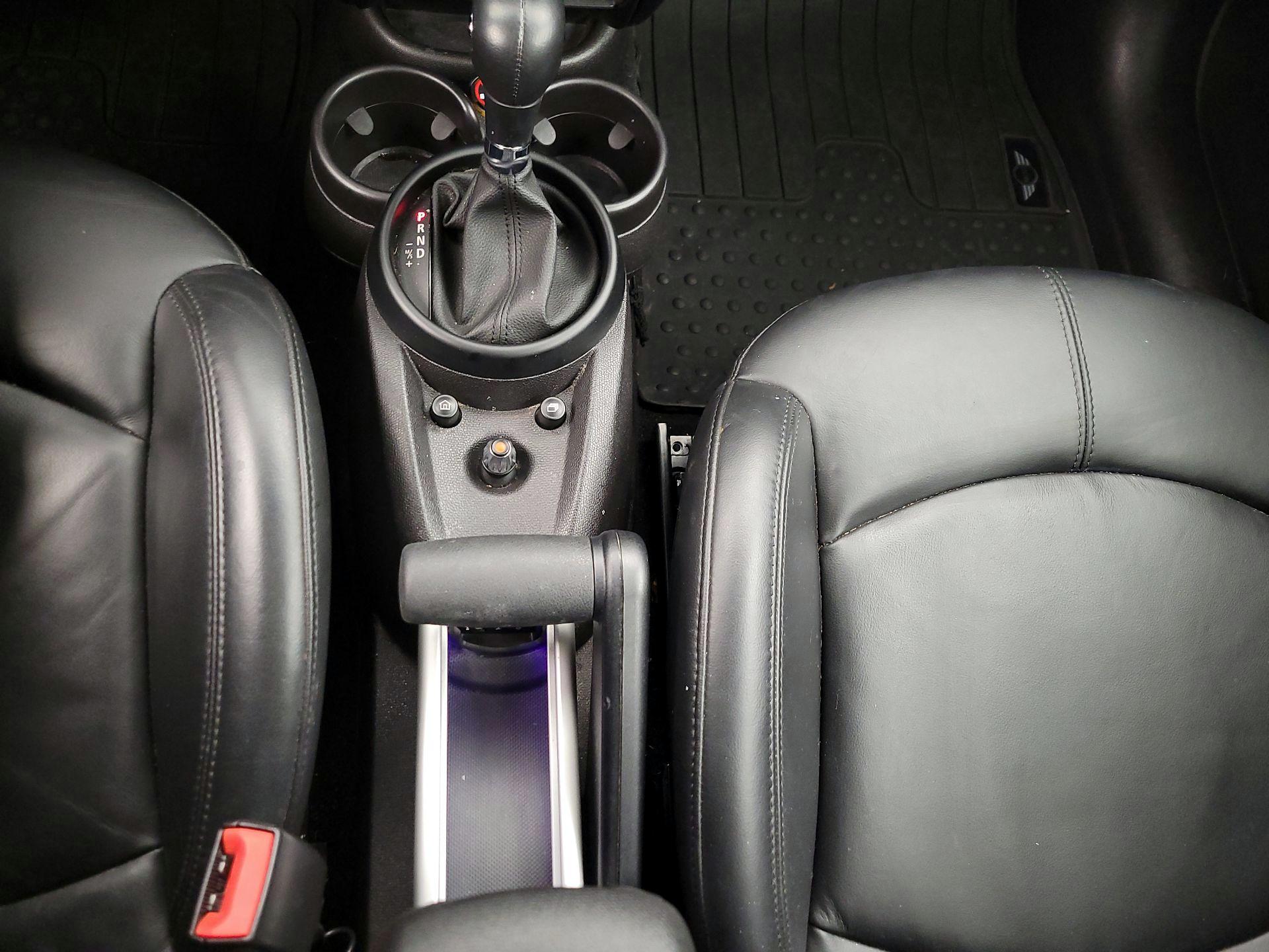 Thumbnail: 2016 MINI Cooper Countryman - 16