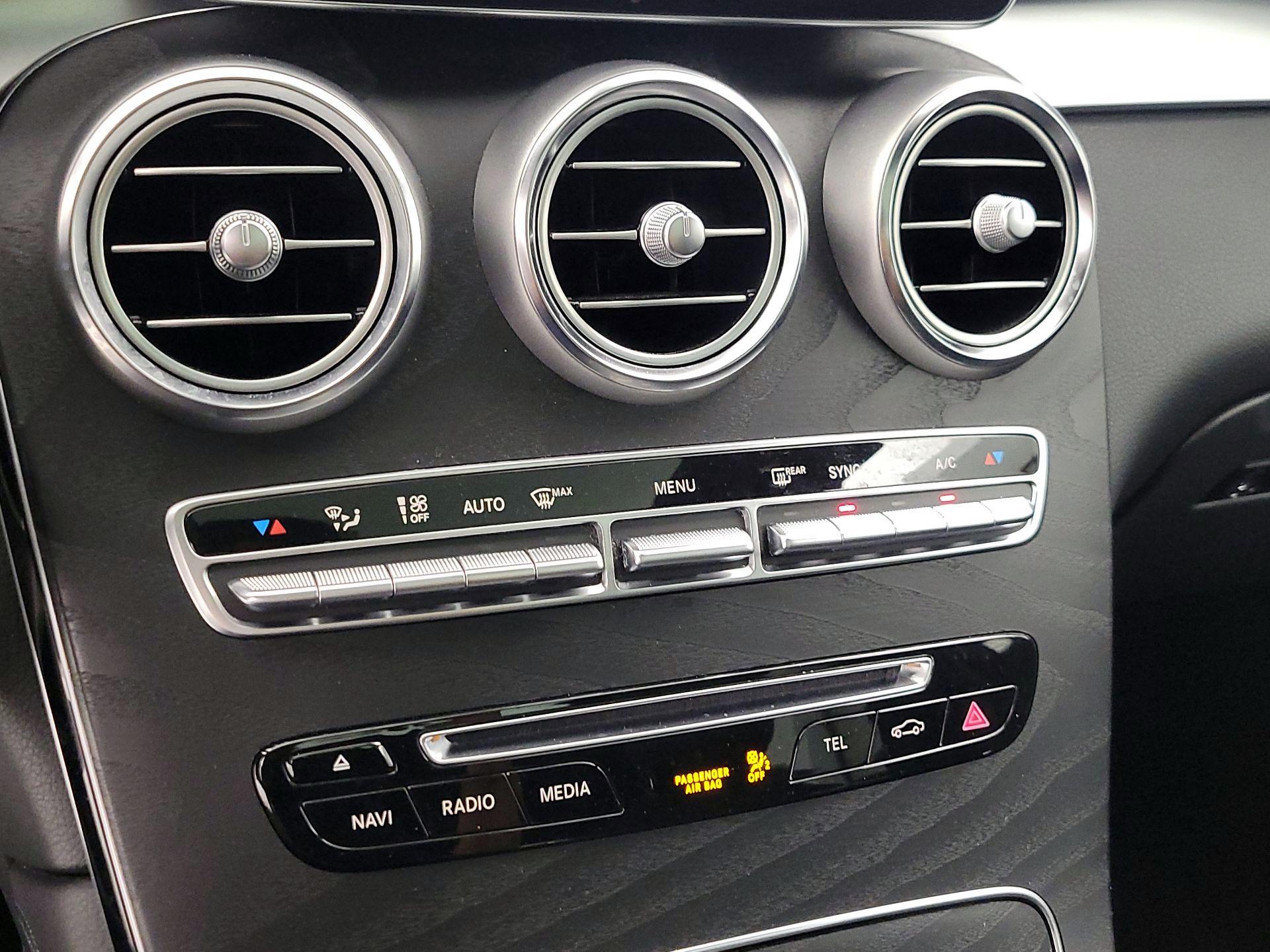 Thumbnail: 2018 Mercedes-Benz GLC - 16