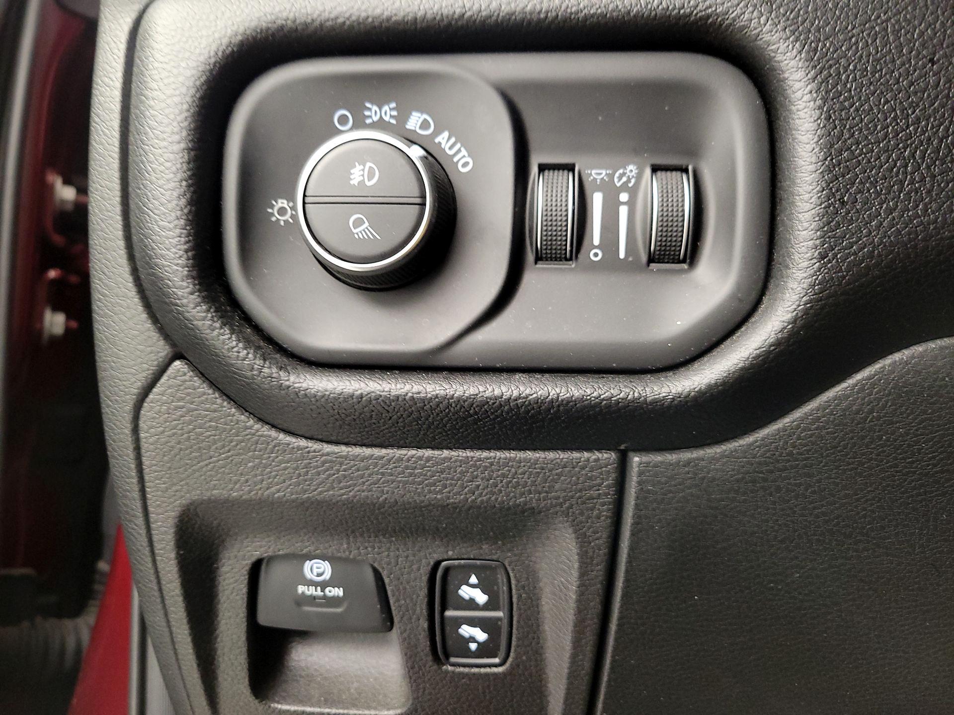 Thumbnail: 2019 RAM 1500 - 13