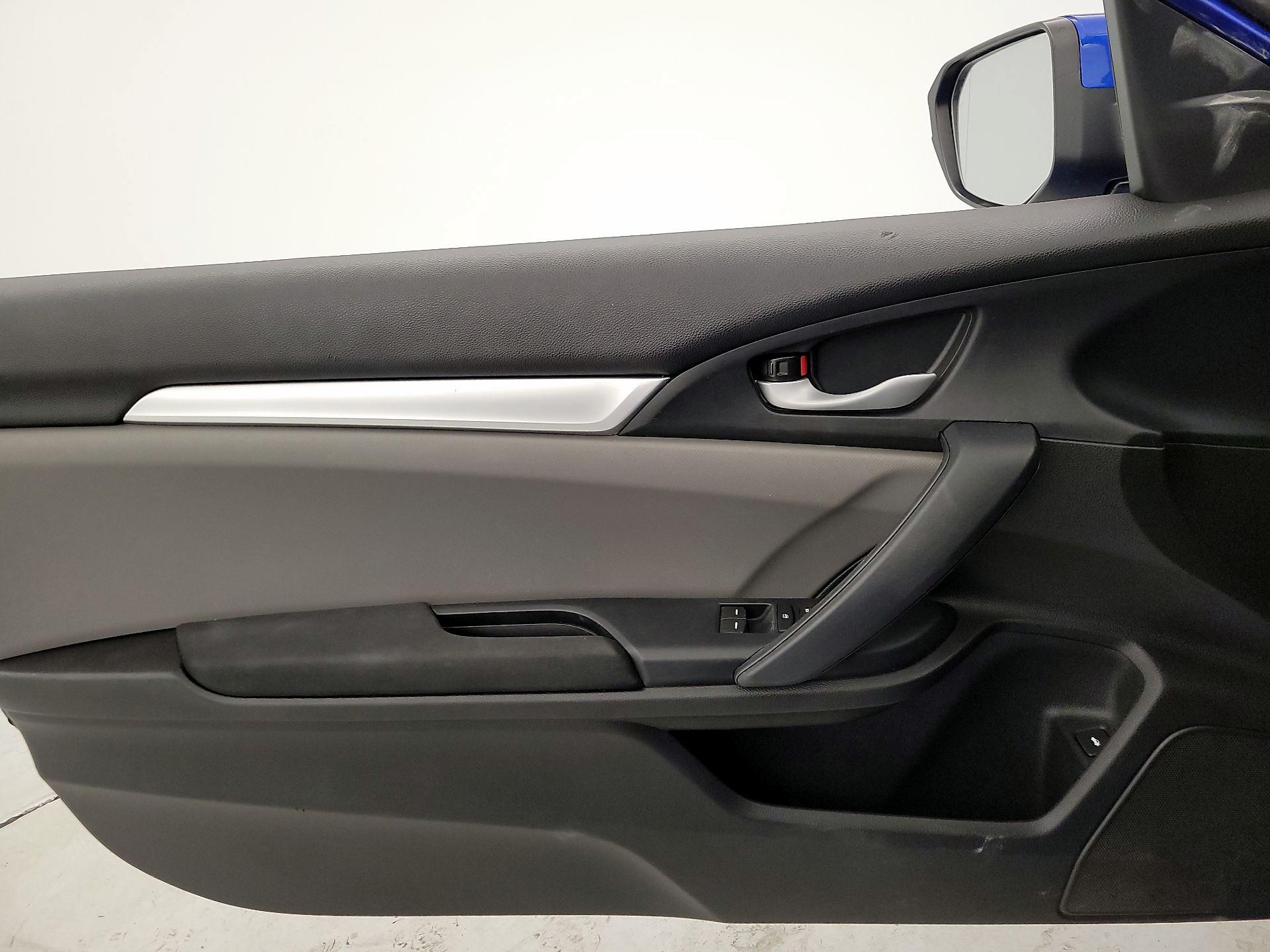 Thumbnail: 2016 Honda Civic - 12