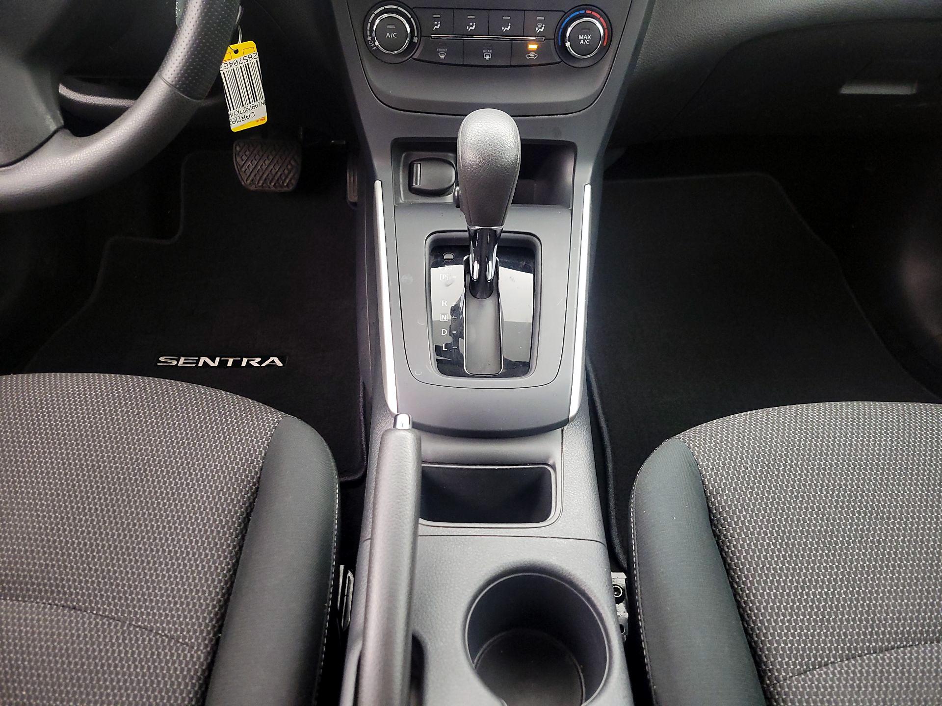 Thumbnail: 2019 Nissan Sentra - 17