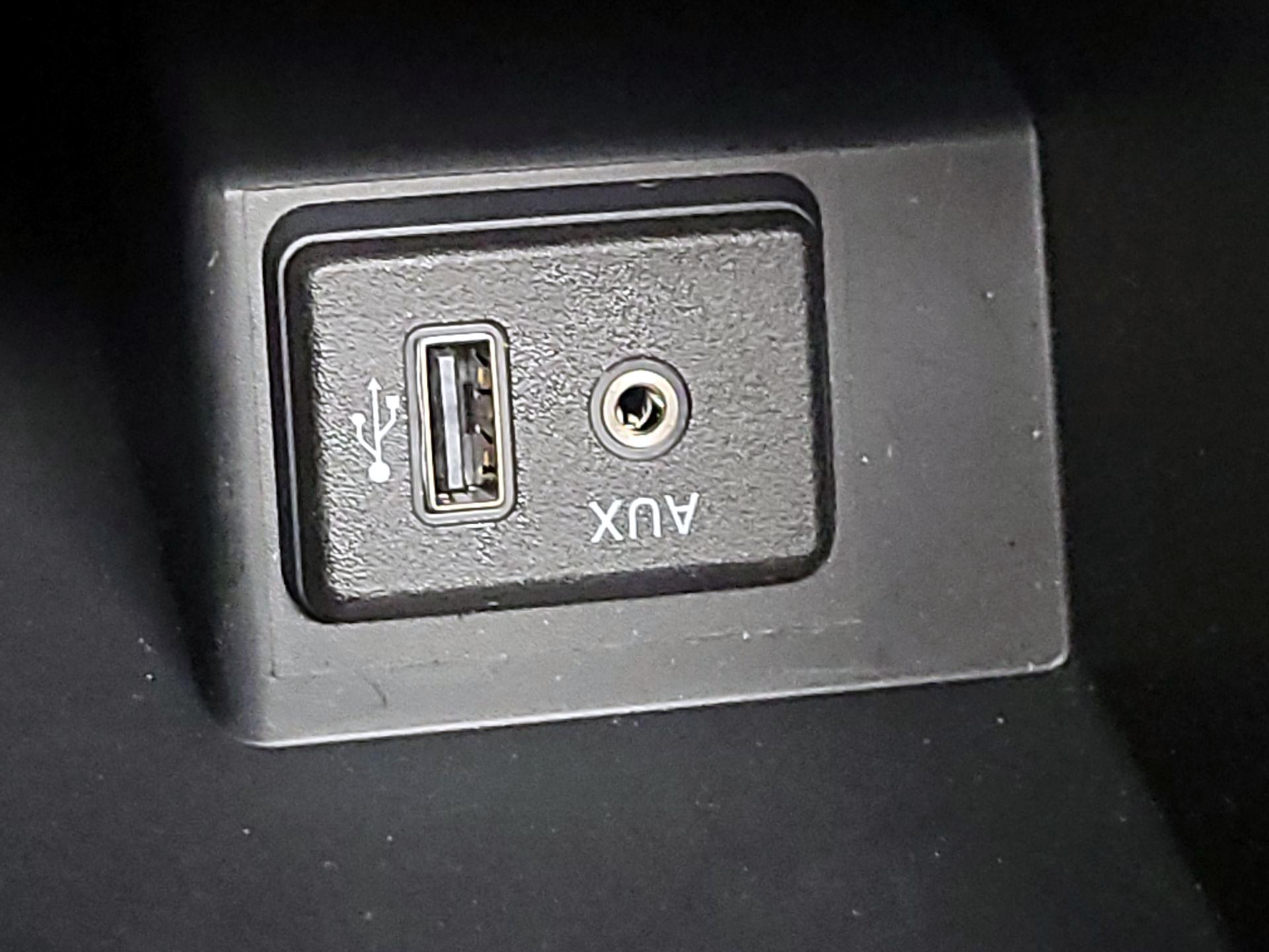 Thumbnail: 2019 Nissan Sentra - 18