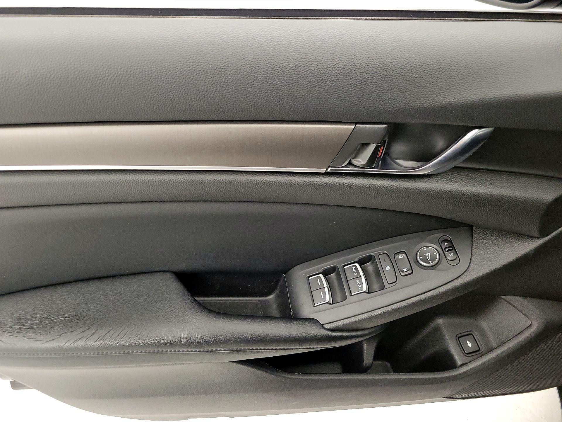 Thumbnail: 2018 Honda Accord - 12