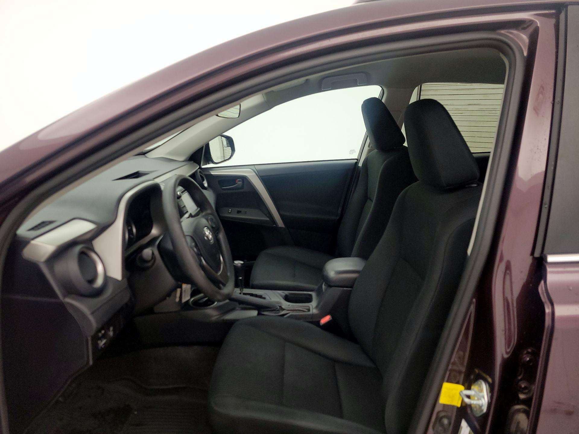 Thumbnail: 2016 Toyota RAV4 - 11