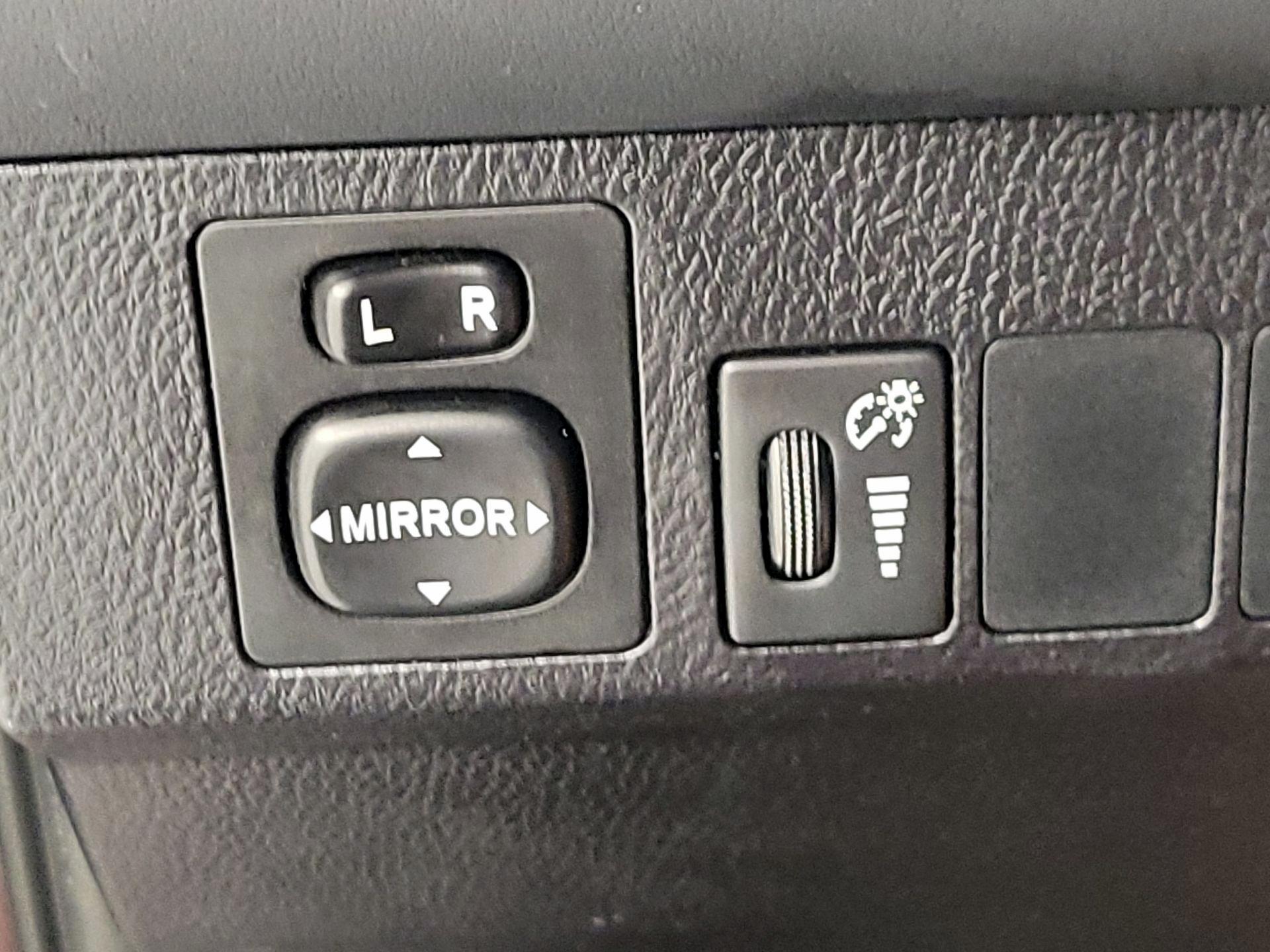 Thumbnail: 2016 Toyota RAV4 - 13