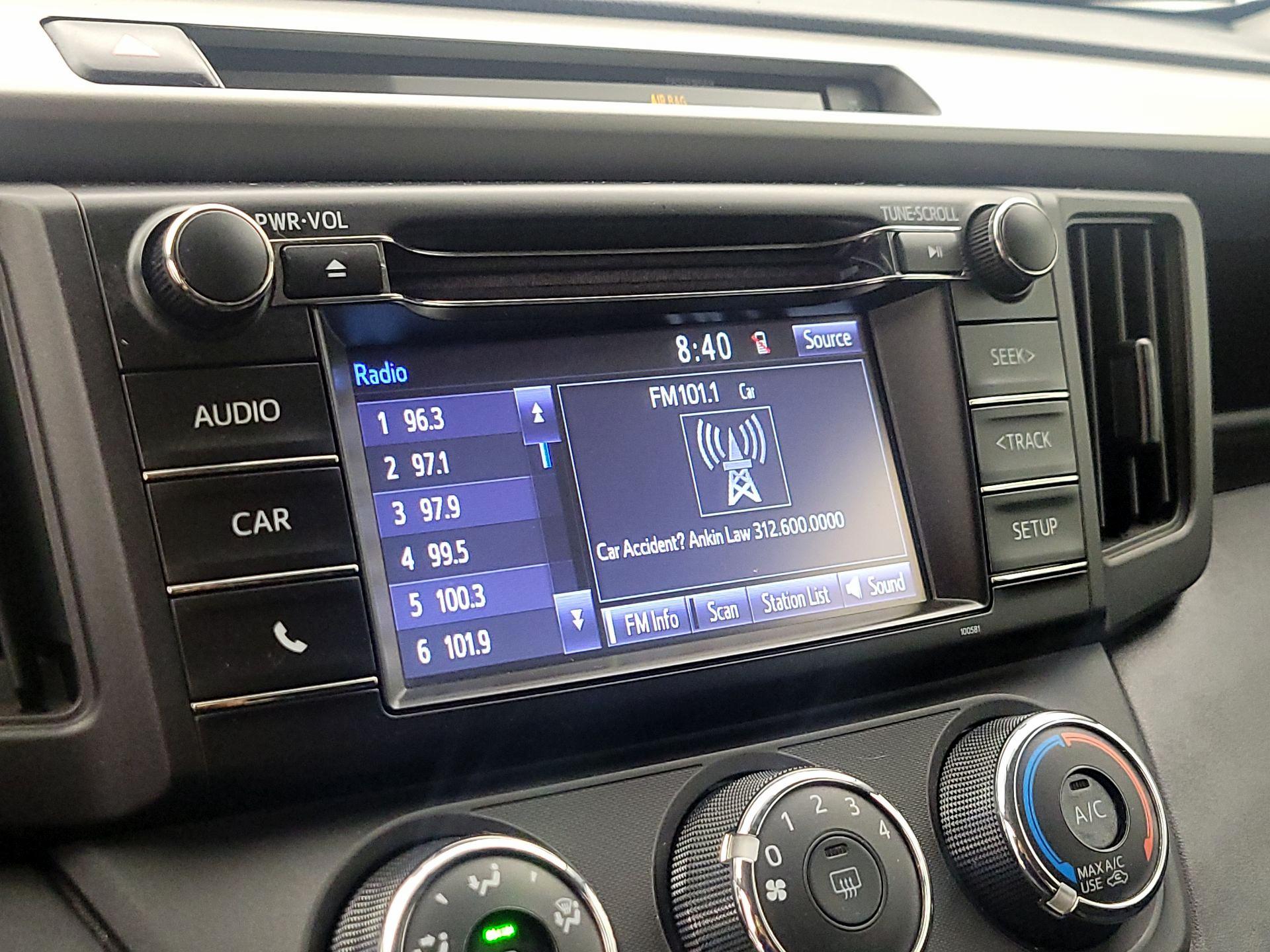 Thumbnail: 2016 Toyota RAV4 - 15