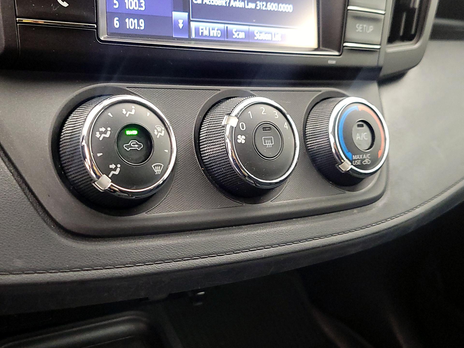 Thumbnail: 2016 Toyota RAV4 - 16