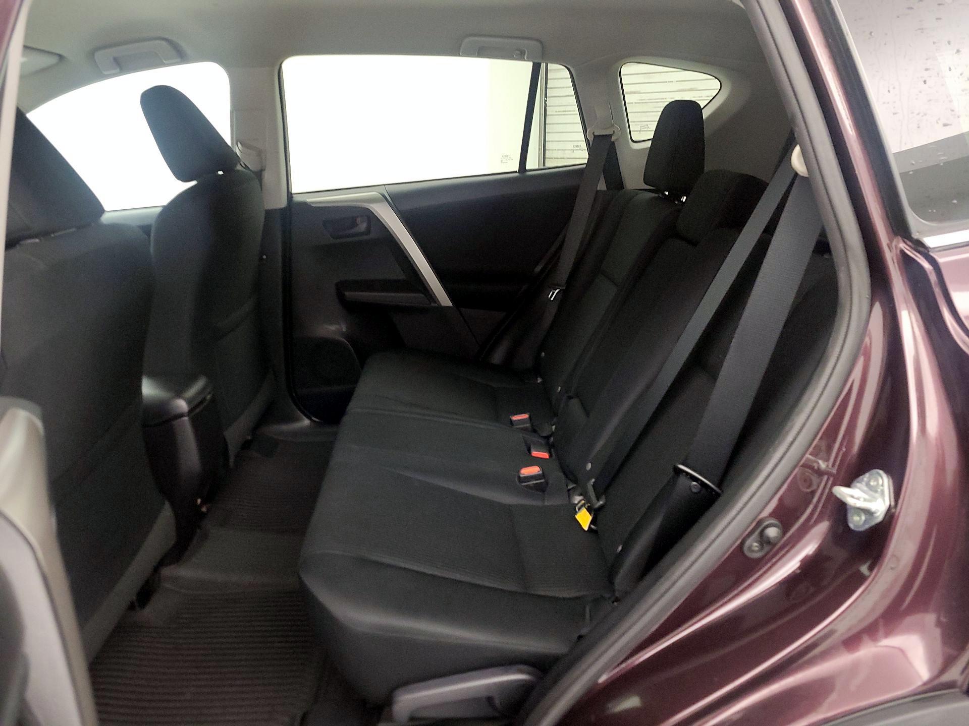 Thumbnail: 2016 Toyota RAV4 - 19