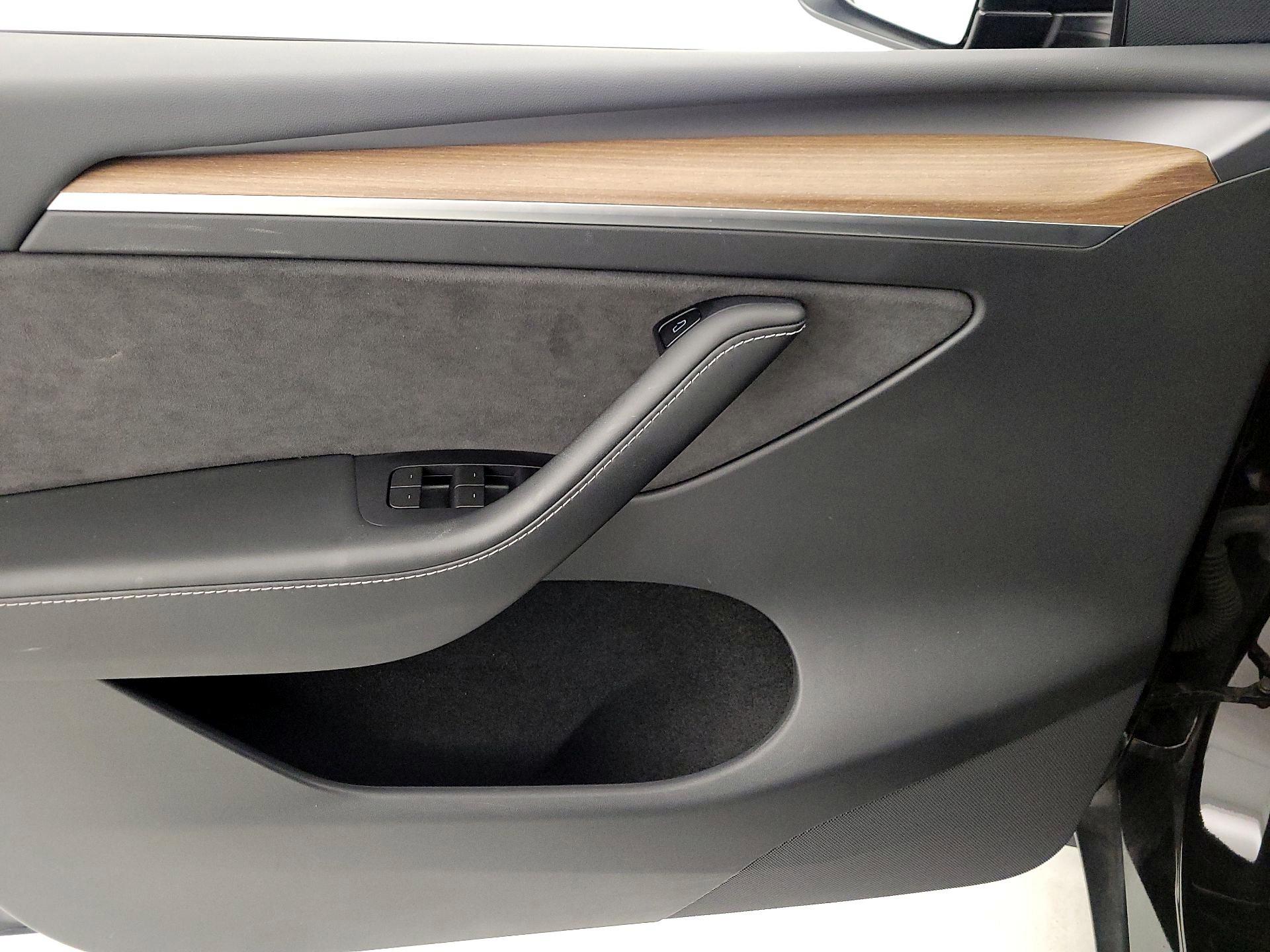 Thumbnail: 2022 Tesla Model Y - 12