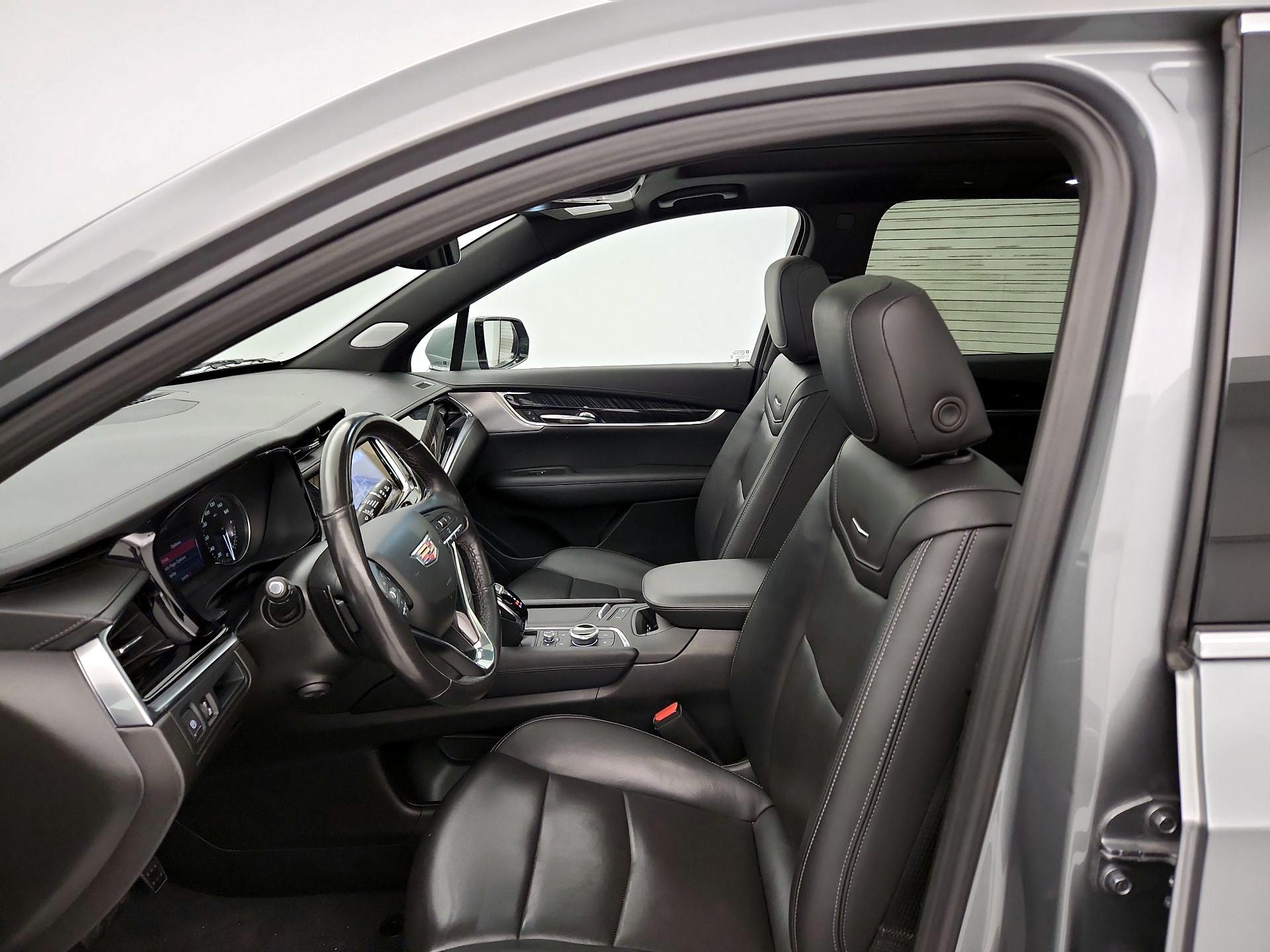Thumbnail: 2023 Cadillac XT6 - 11