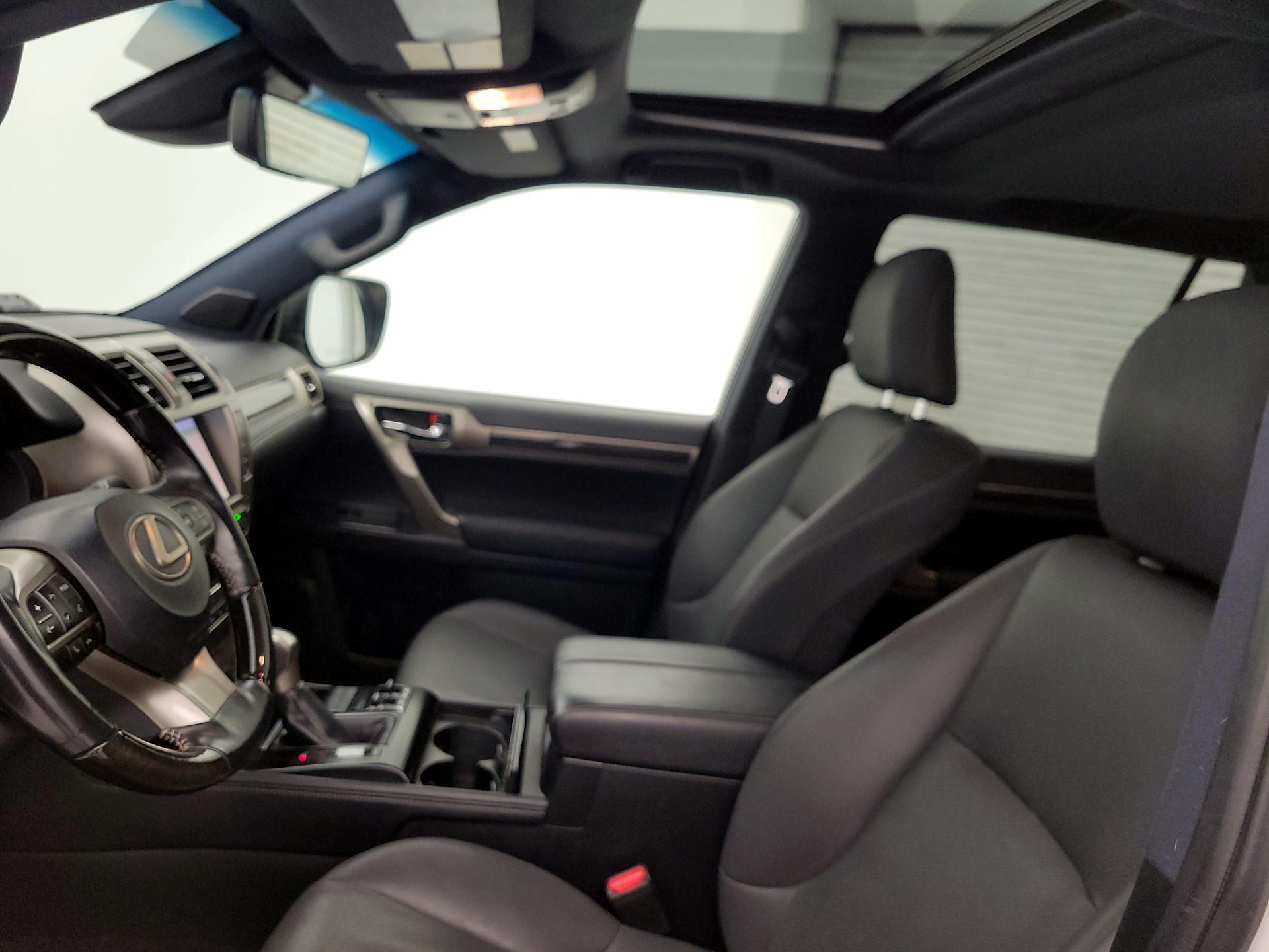 Thumbnail: 2020 Lexus GX - 20