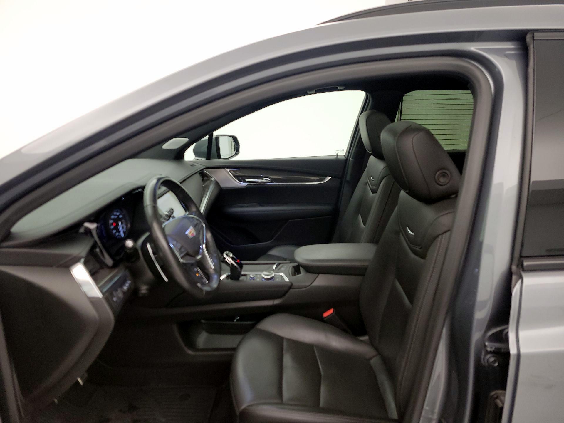 Thumbnail: 2021 Cadillac XT5 - 11