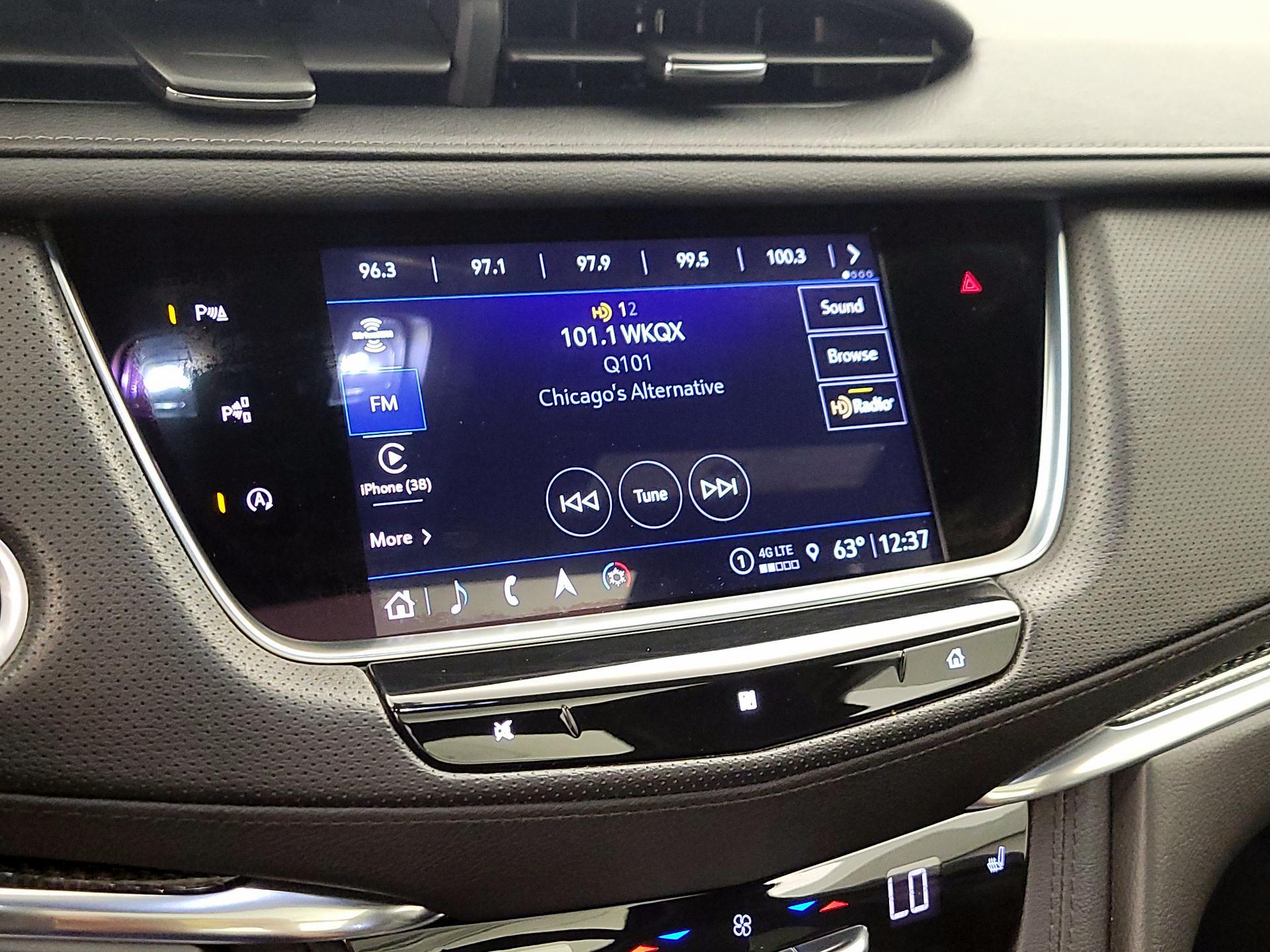 Thumbnail: 2021 Cadillac XT5 - 16