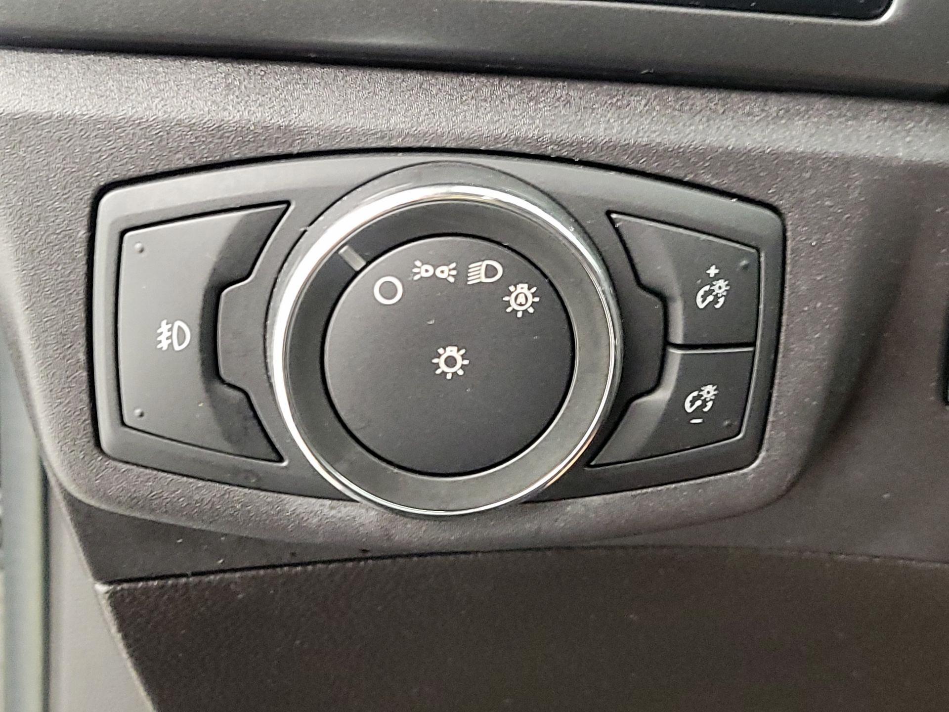 Thumbnail: 2016 Ford Fusion - 13