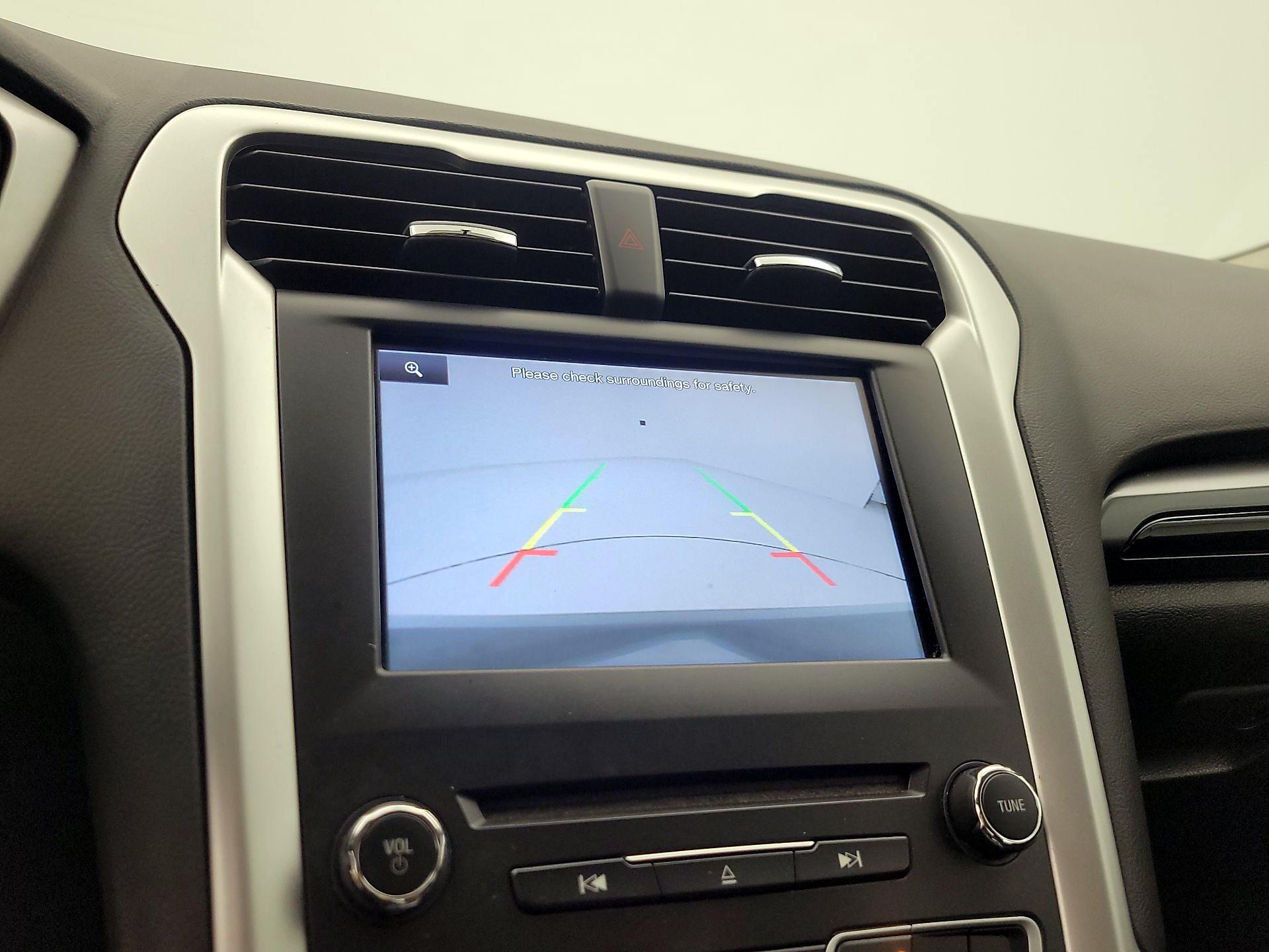 Thumbnail: 2016 Ford Fusion - 14