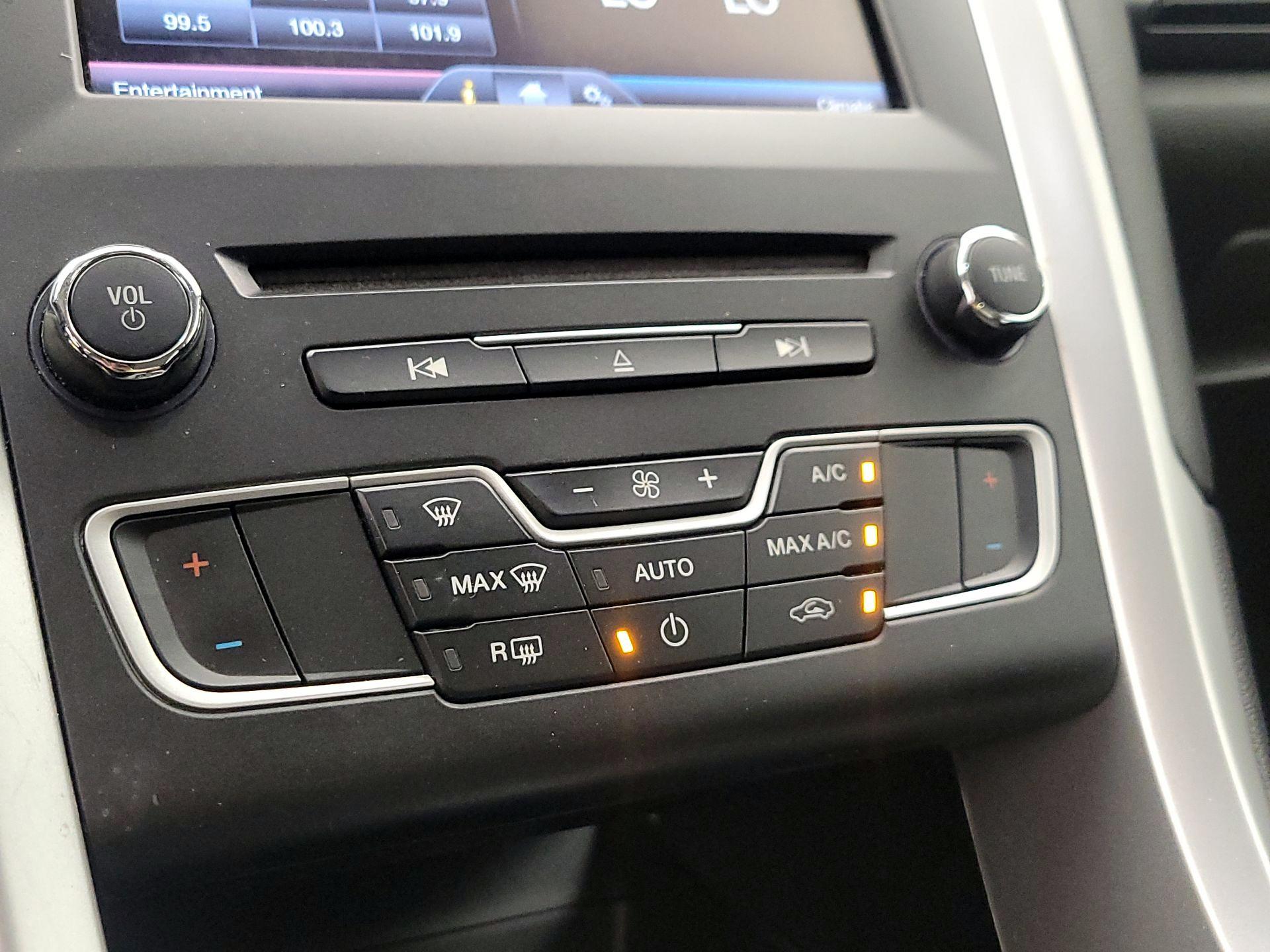 Thumbnail: 2016 Ford Fusion - 16