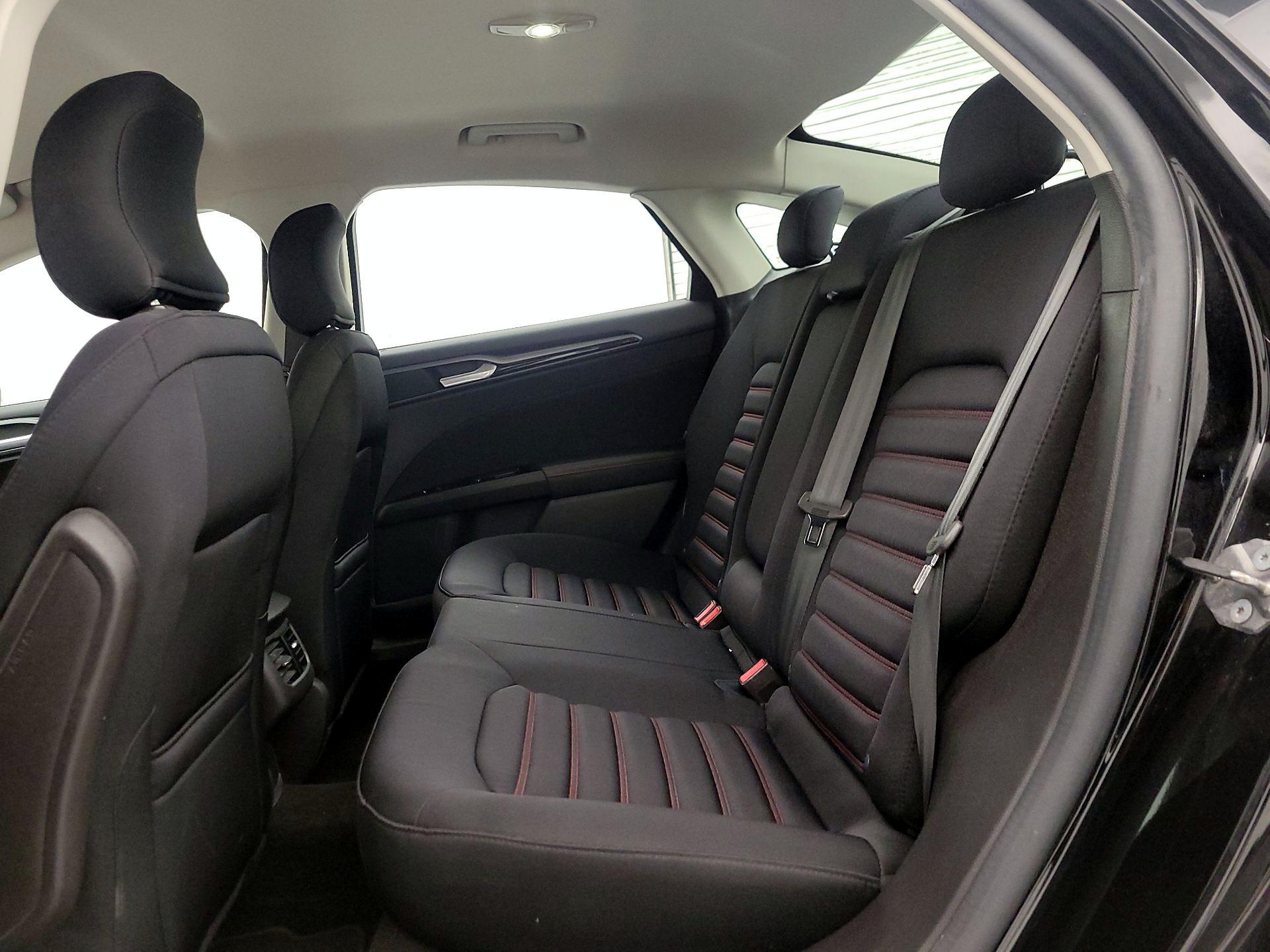 Thumbnail: 2016 Ford Fusion - 19