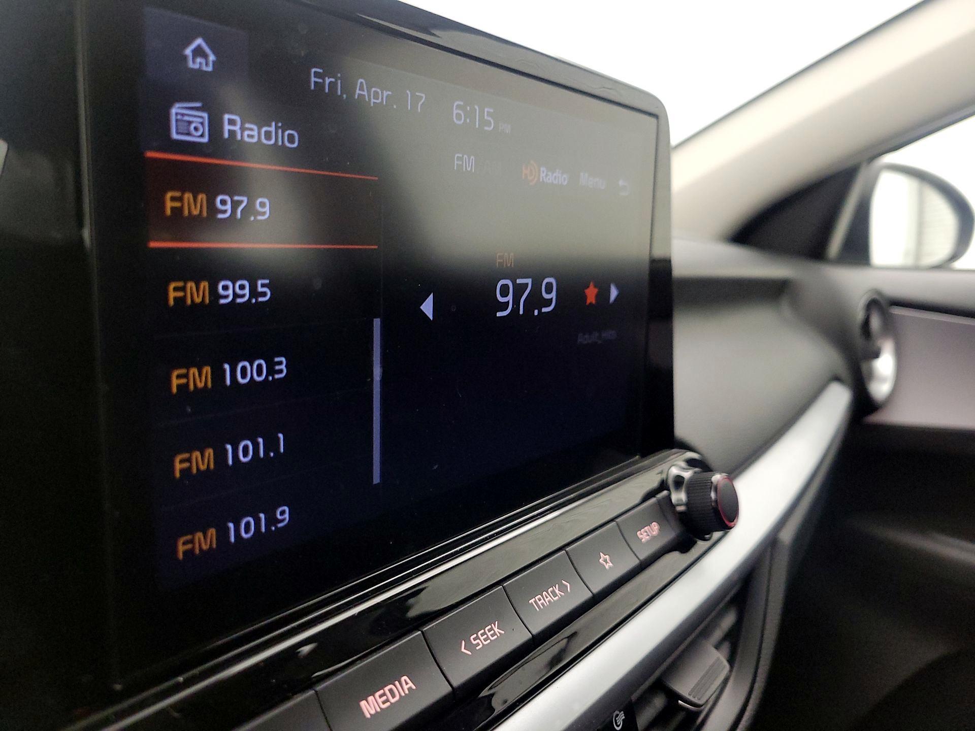 Thumbnail: 2022 Kia Forte - 15