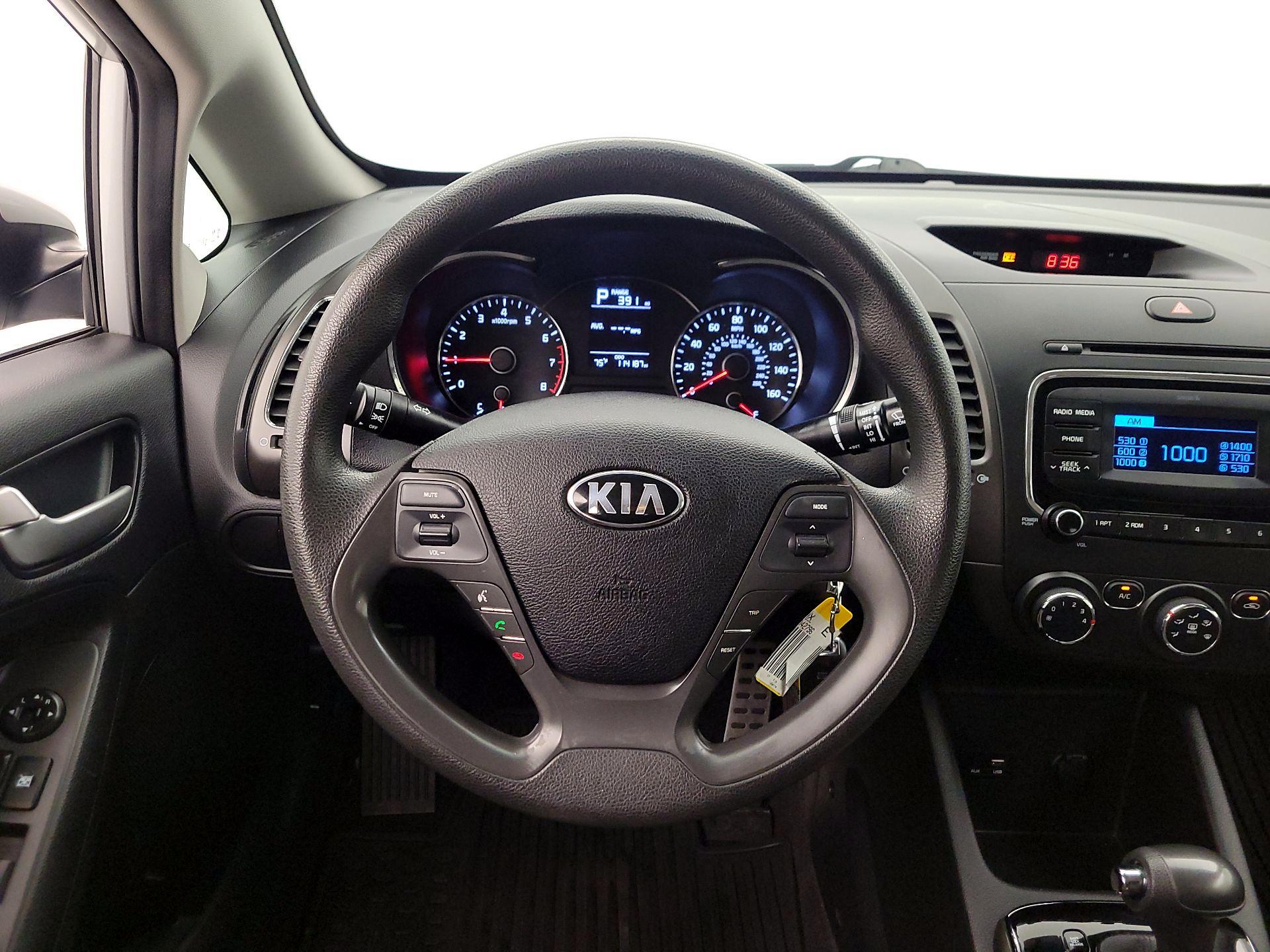 Thumbnail: 2017 Kia Forte - 10