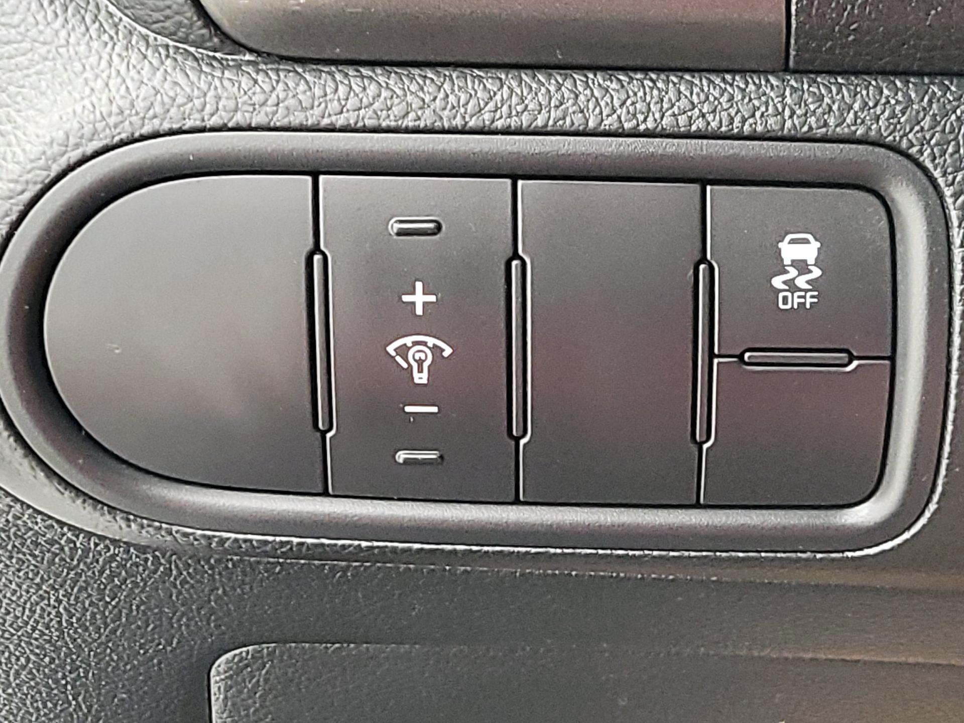 Thumbnail: 2017 Kia Forte - 13