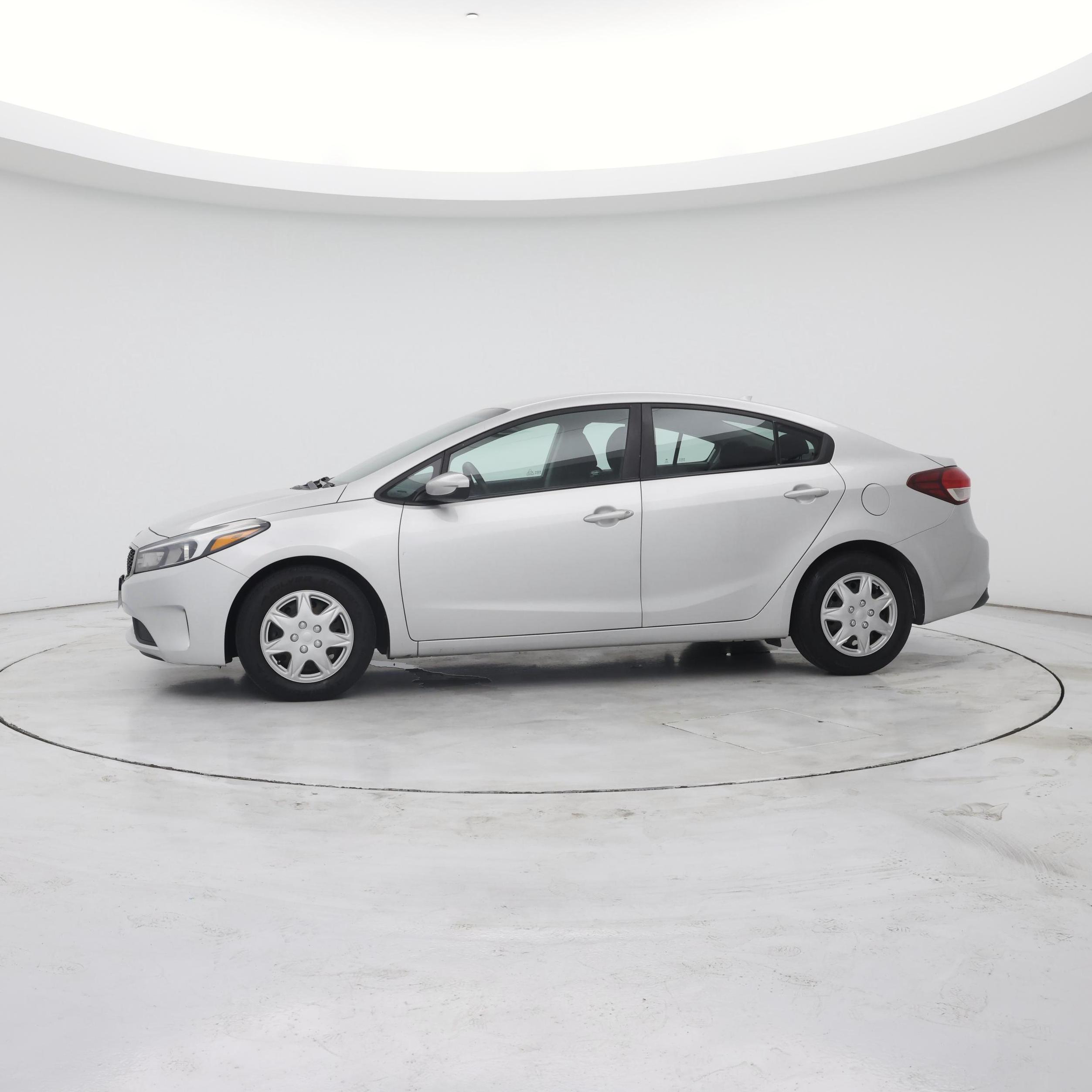 Thumbnail: 2017 Kia Forte - 3