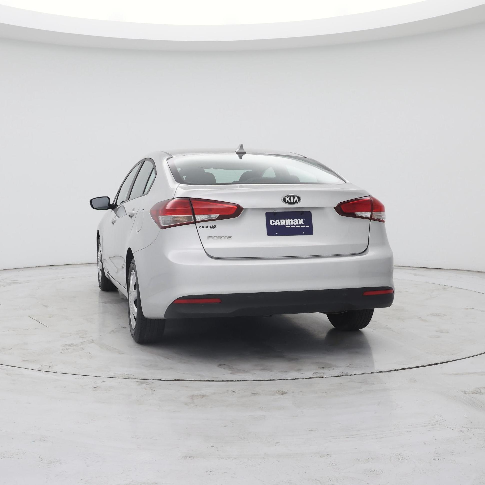 Thumbnail: 2017 Kia Forte - 6