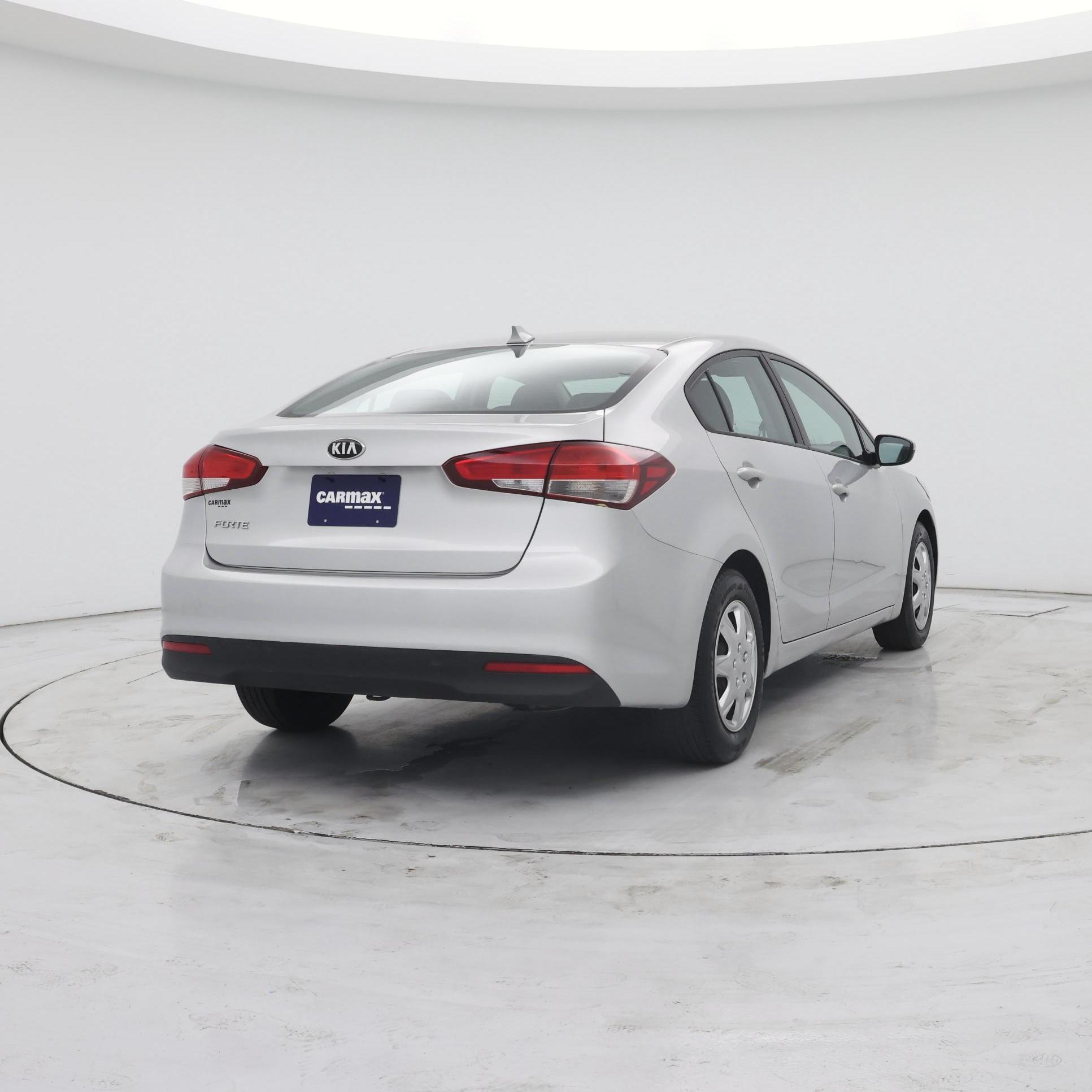 Thumbnail: 2017 Kia Forte - 8