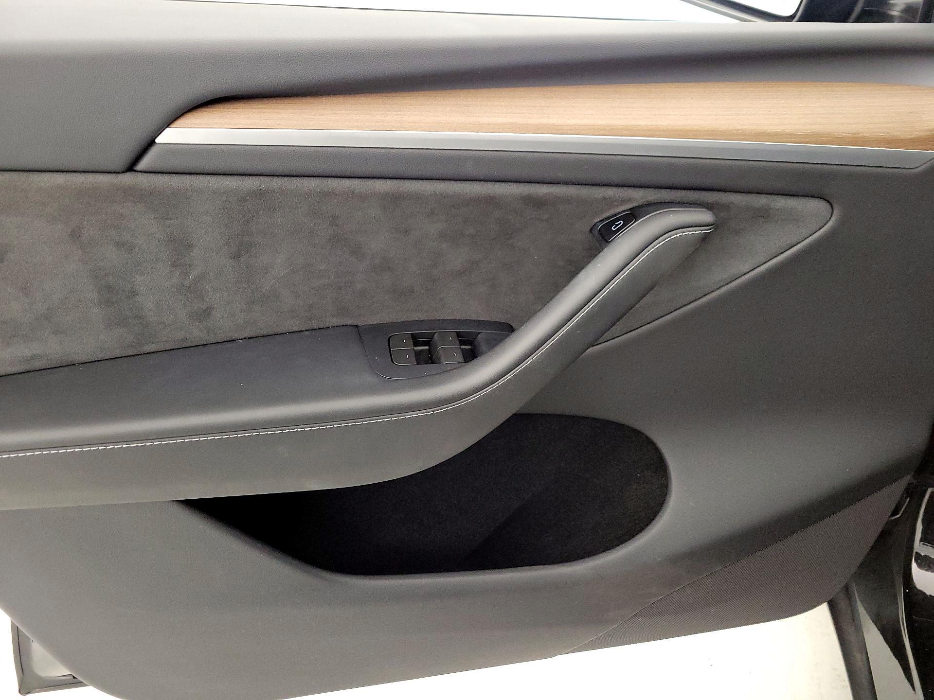 Thumbnail: 2023 Tesla Model Y - 12