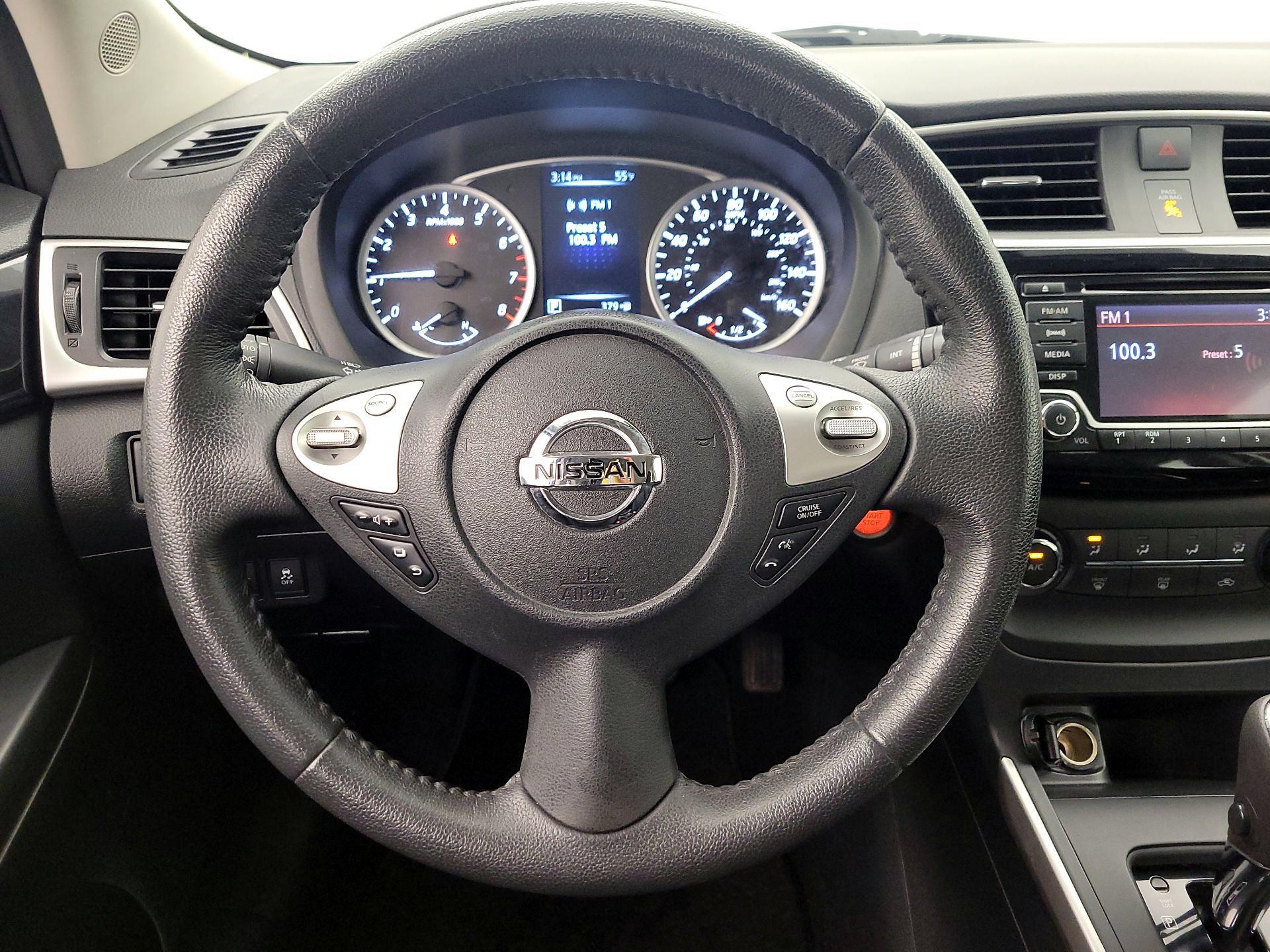 Thumbnail: 2016 Nissan Sentra - 10