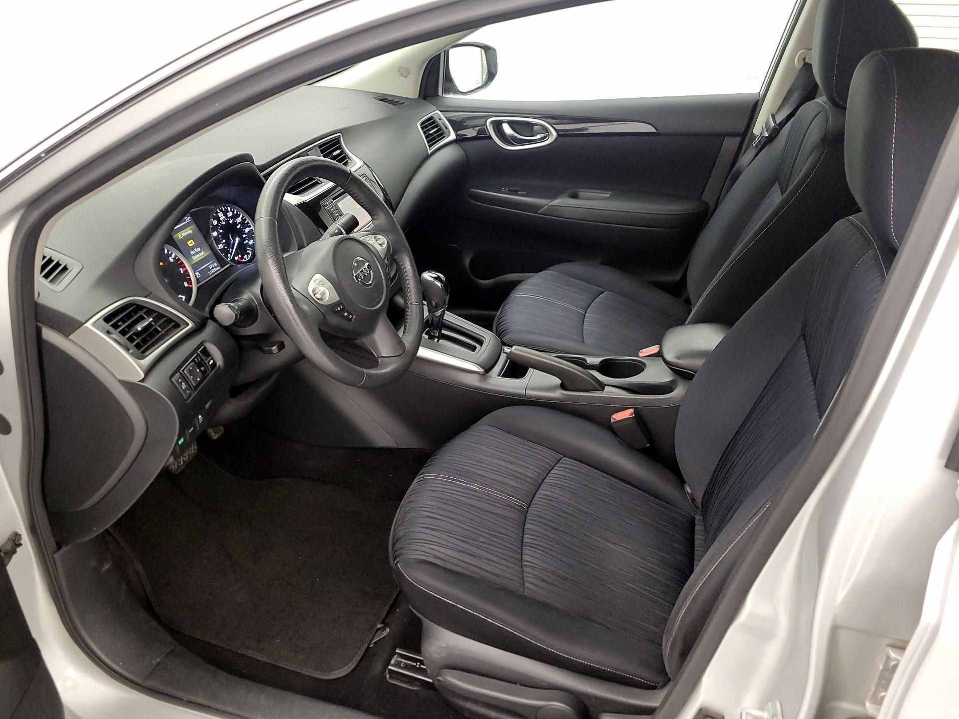 Thumbnail: 2016 Nissan Sentra - 11