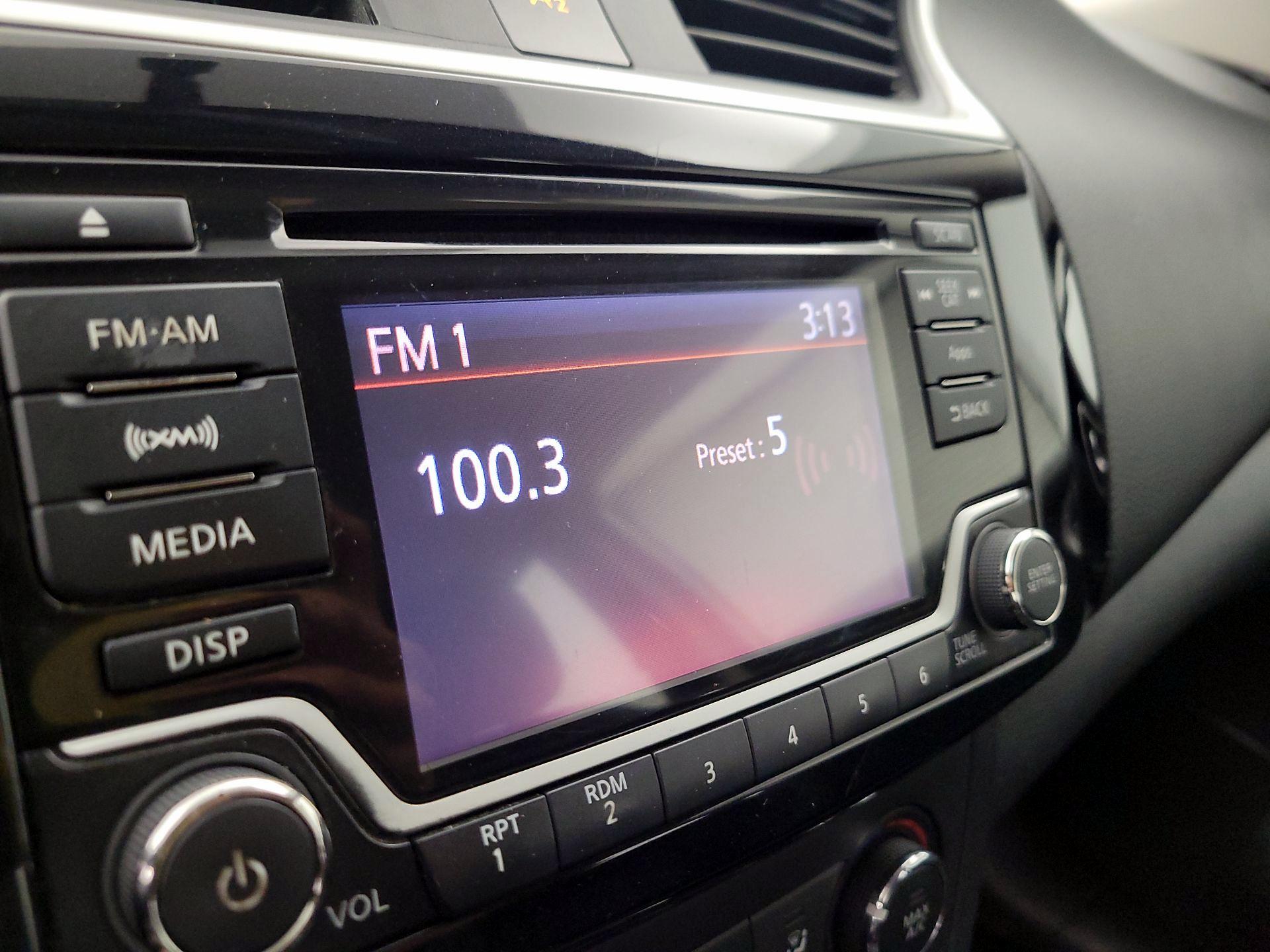 Thumbnail: 2016 Nissan Sentra - 15