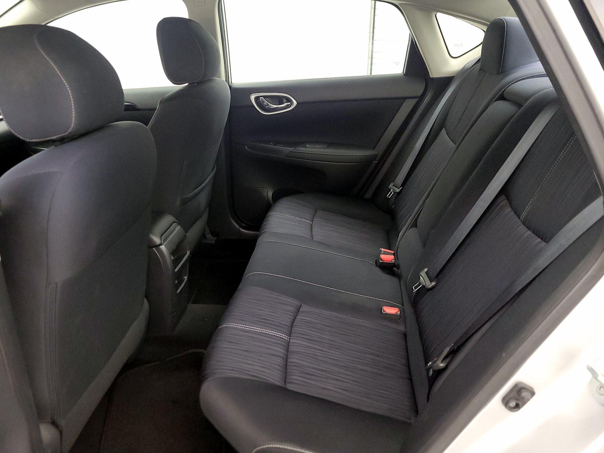 Thumbnail: 2016 Nissan Sentra - 19