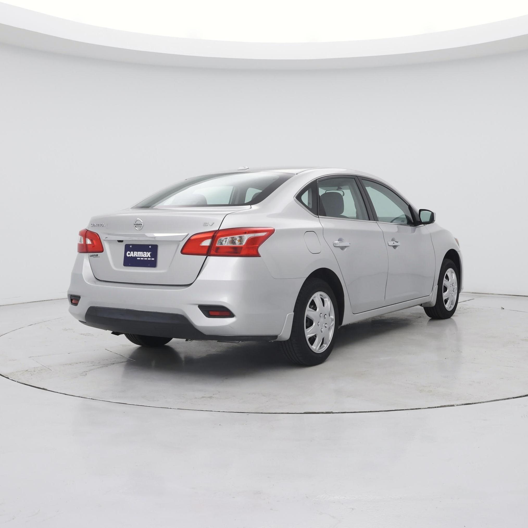Thumbnail: 2016 Nissan Sentra - 8