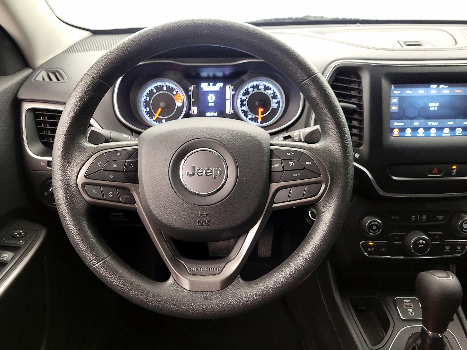 Thumbnail: 2021 Jeep Cherokee - 10