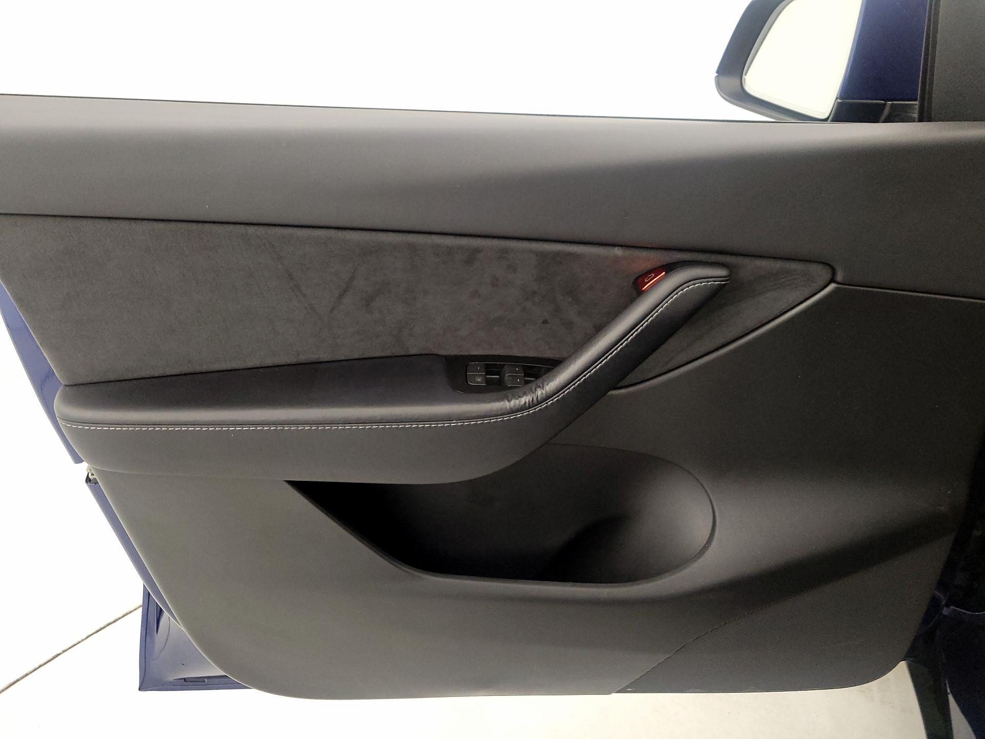 Thumbnail: 2022 Tesla Model Y - 12