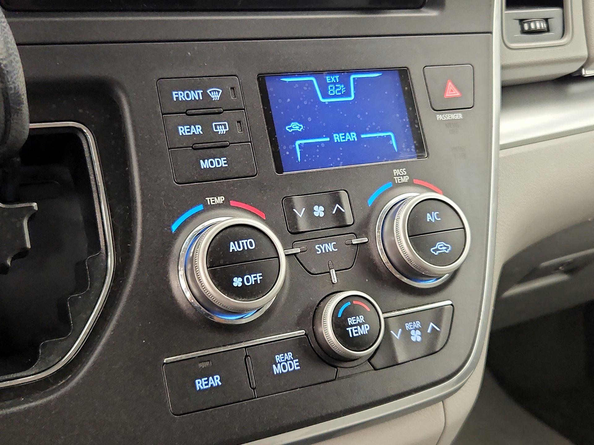 Thumbnail: 2015 Toyota Sienna - 16