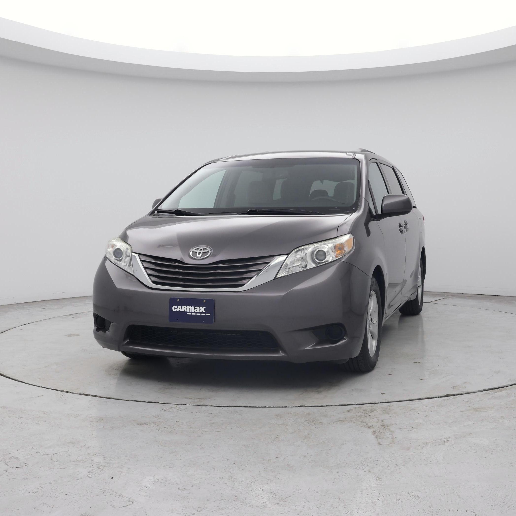 Thumbnail: 2015 Toyota Sienna - 4