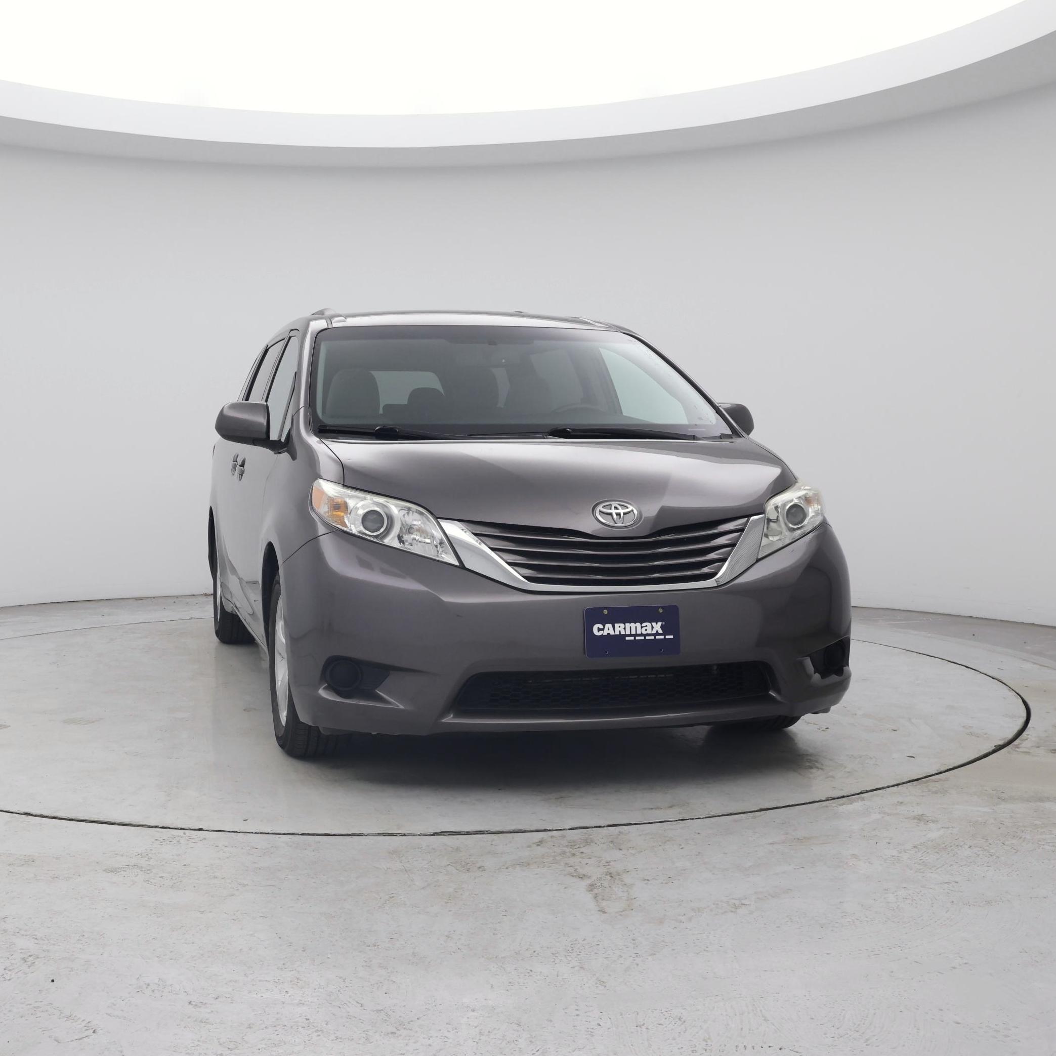 Thumbnail: 2015 Toyota Sienna - 5