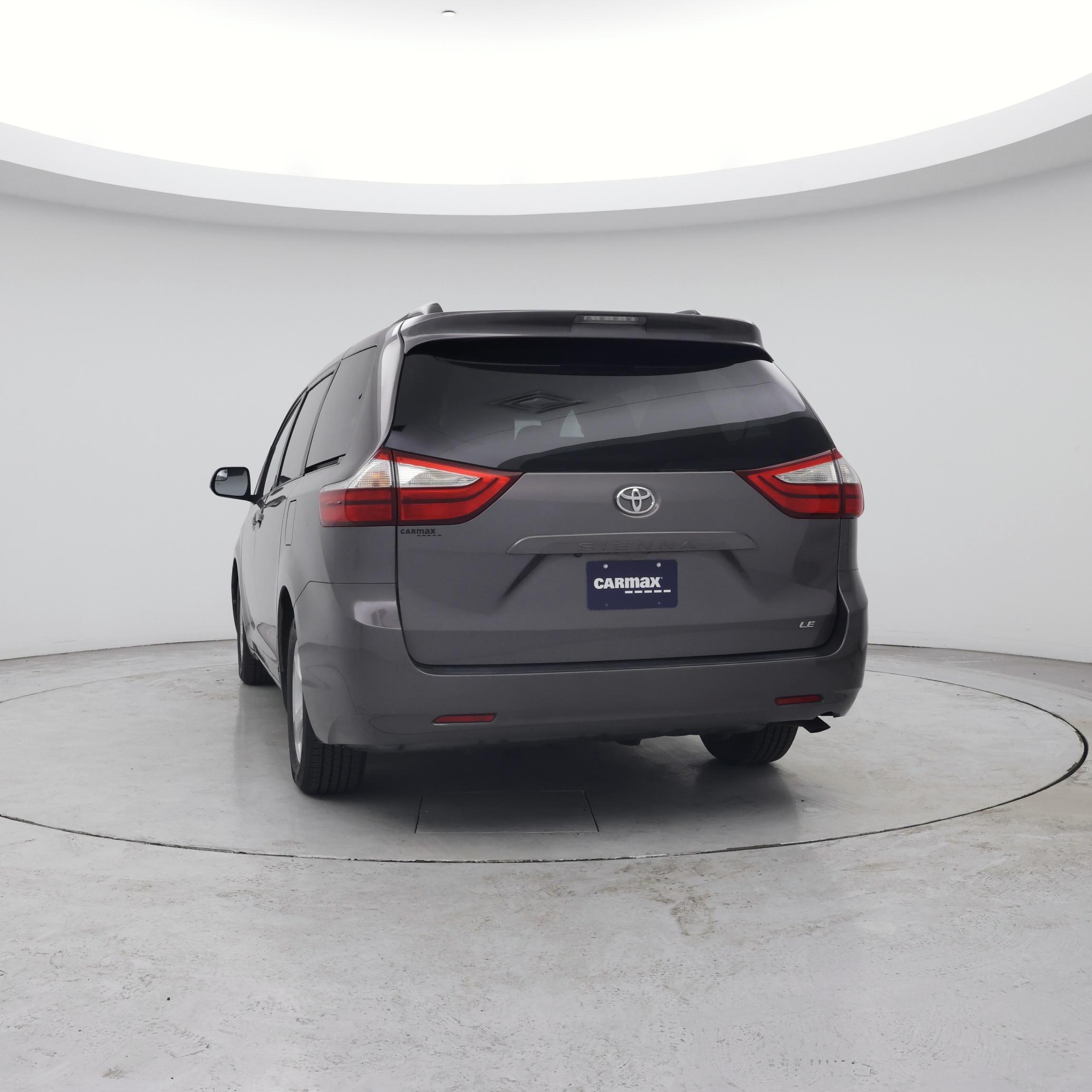 Thumbnail: 2015 Toyota Sienna - 6
