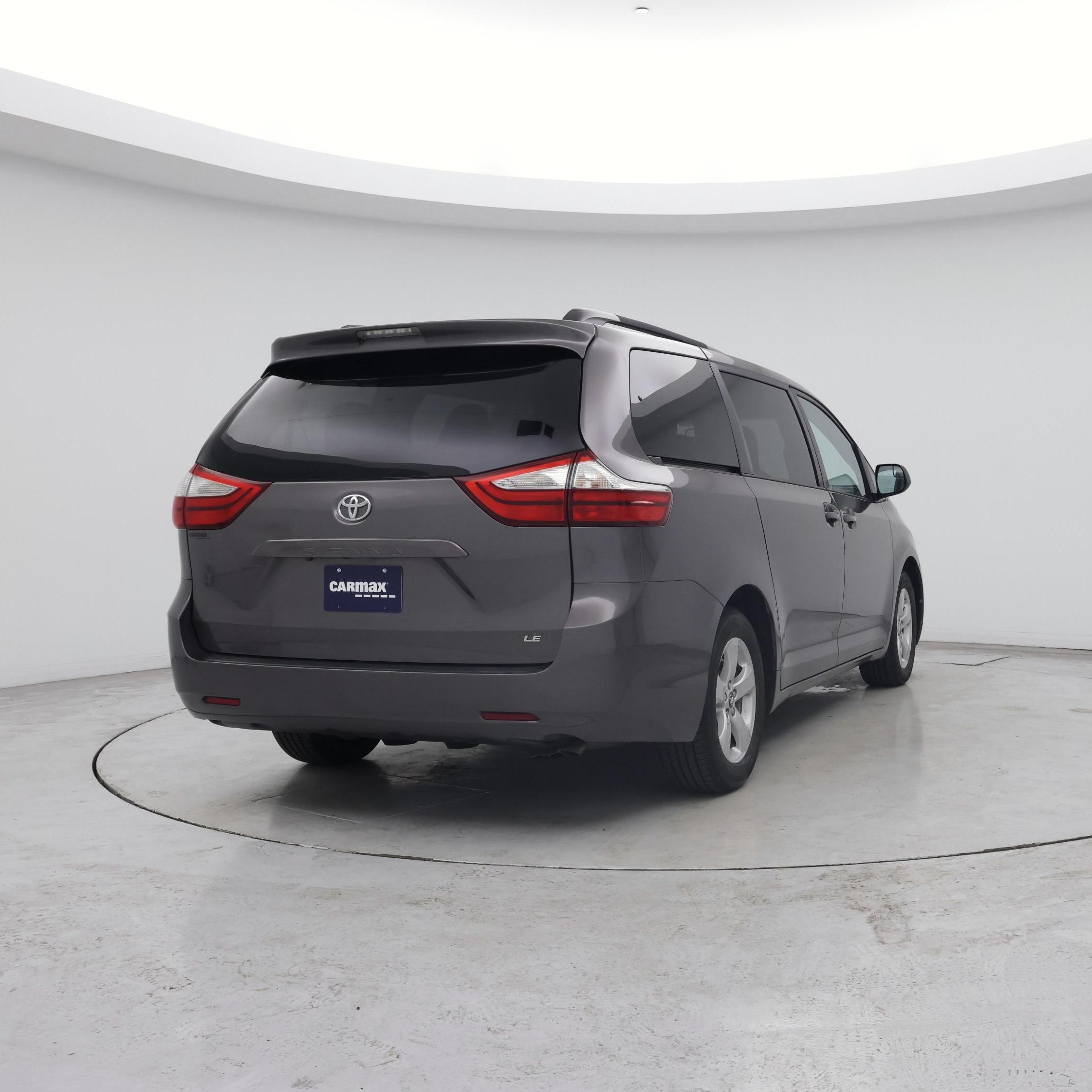 Thumbnail: 2015 Toyota Sienna - 8