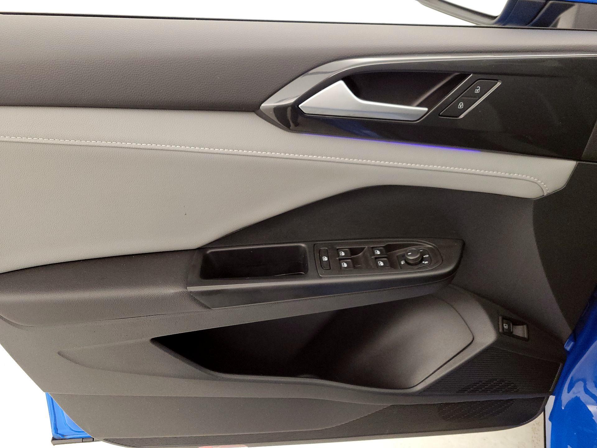 Thumbnail: 2023 Volkswagen Taos - 12